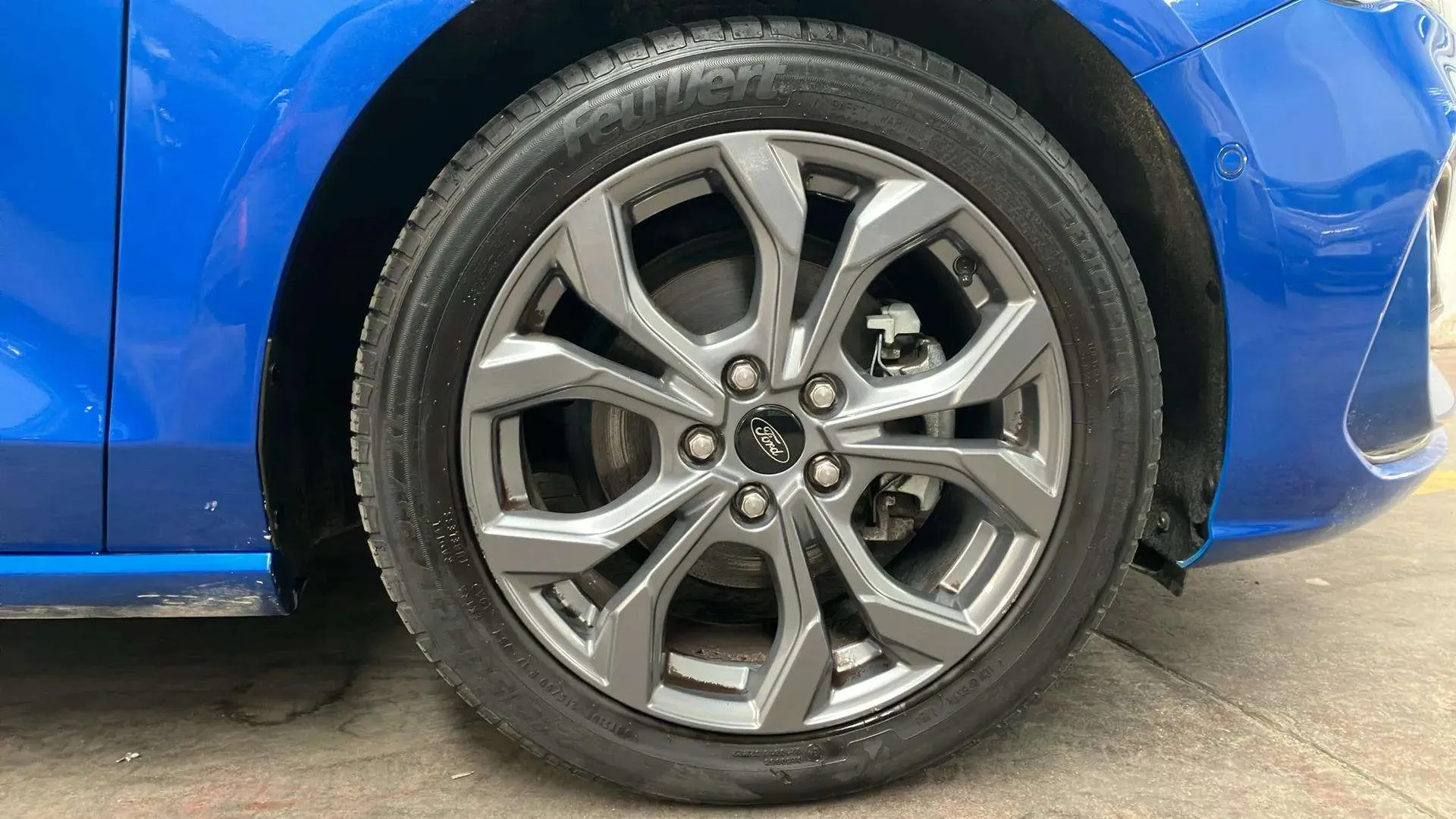 Ford Focus 1.0 EcoBoost ST-Line - foto 23