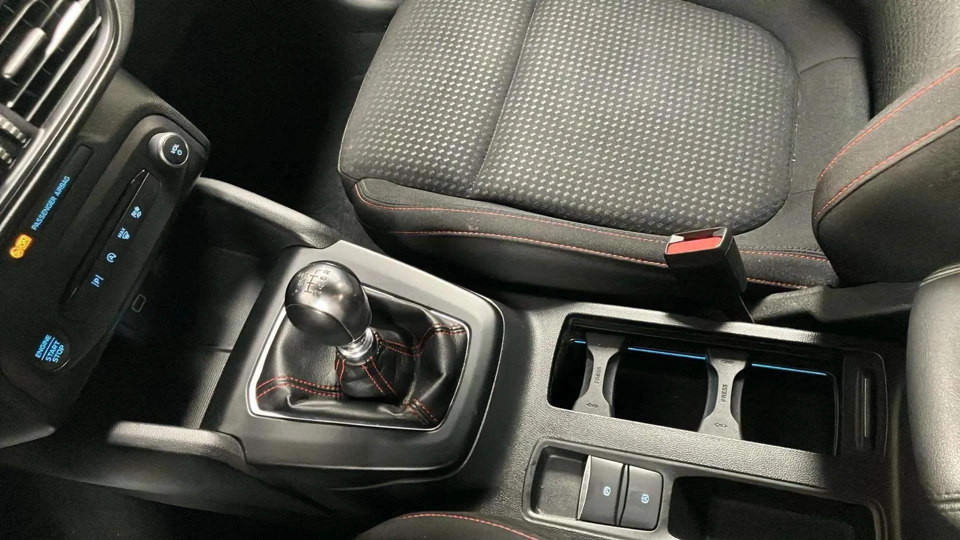 Ford Focus 1.0 EcoBoost ST-Line - foto 22