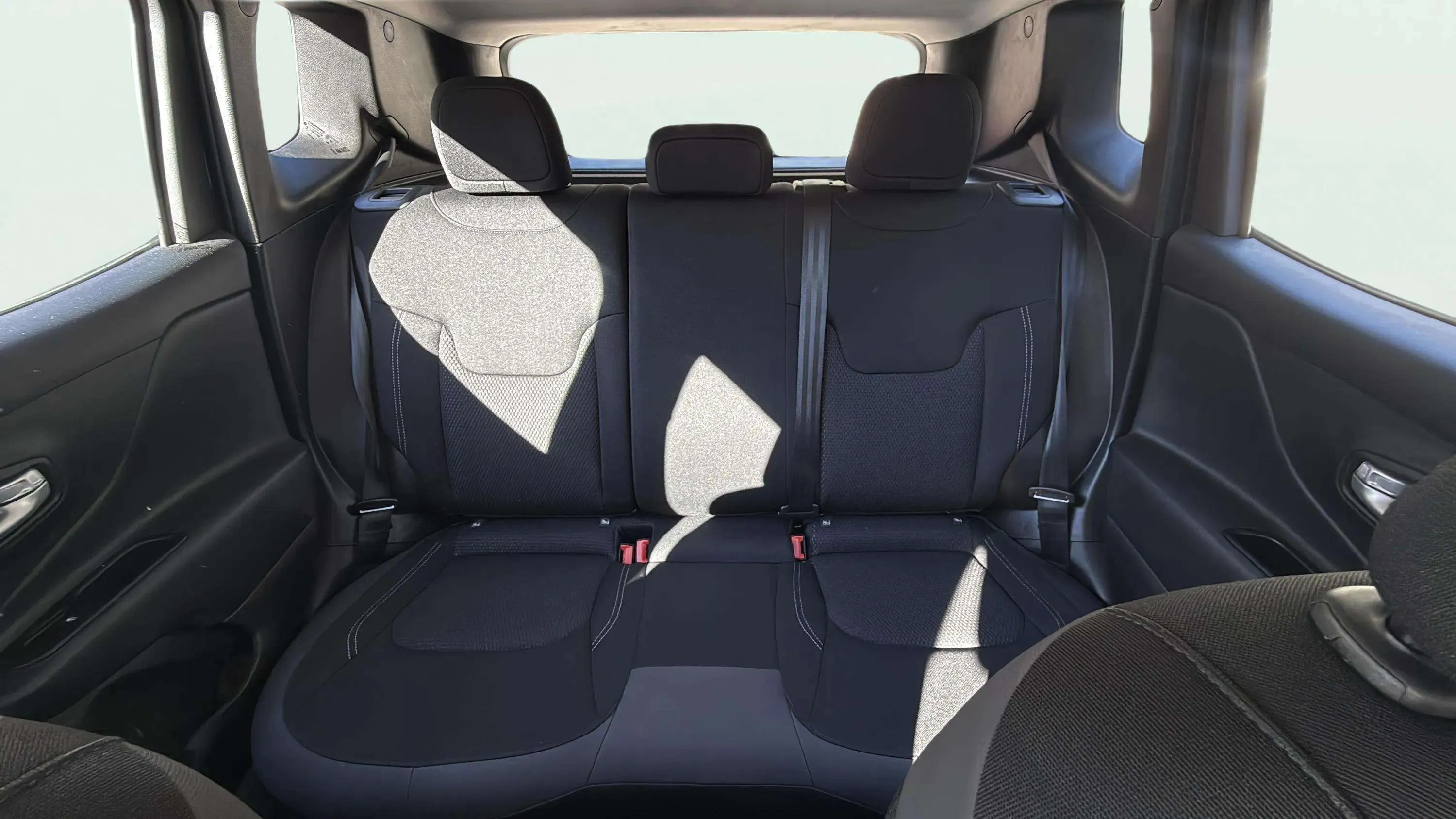 Jeep Renegade eHybrid 1.5 Limited ATX - foto 17