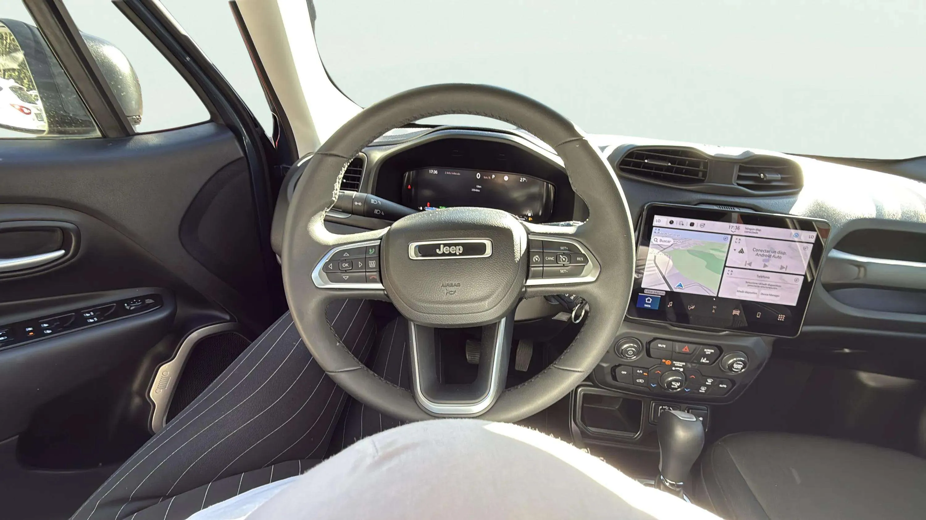 Jeep Renegade eHybrid 1.5 Limited ATX - foto 13
