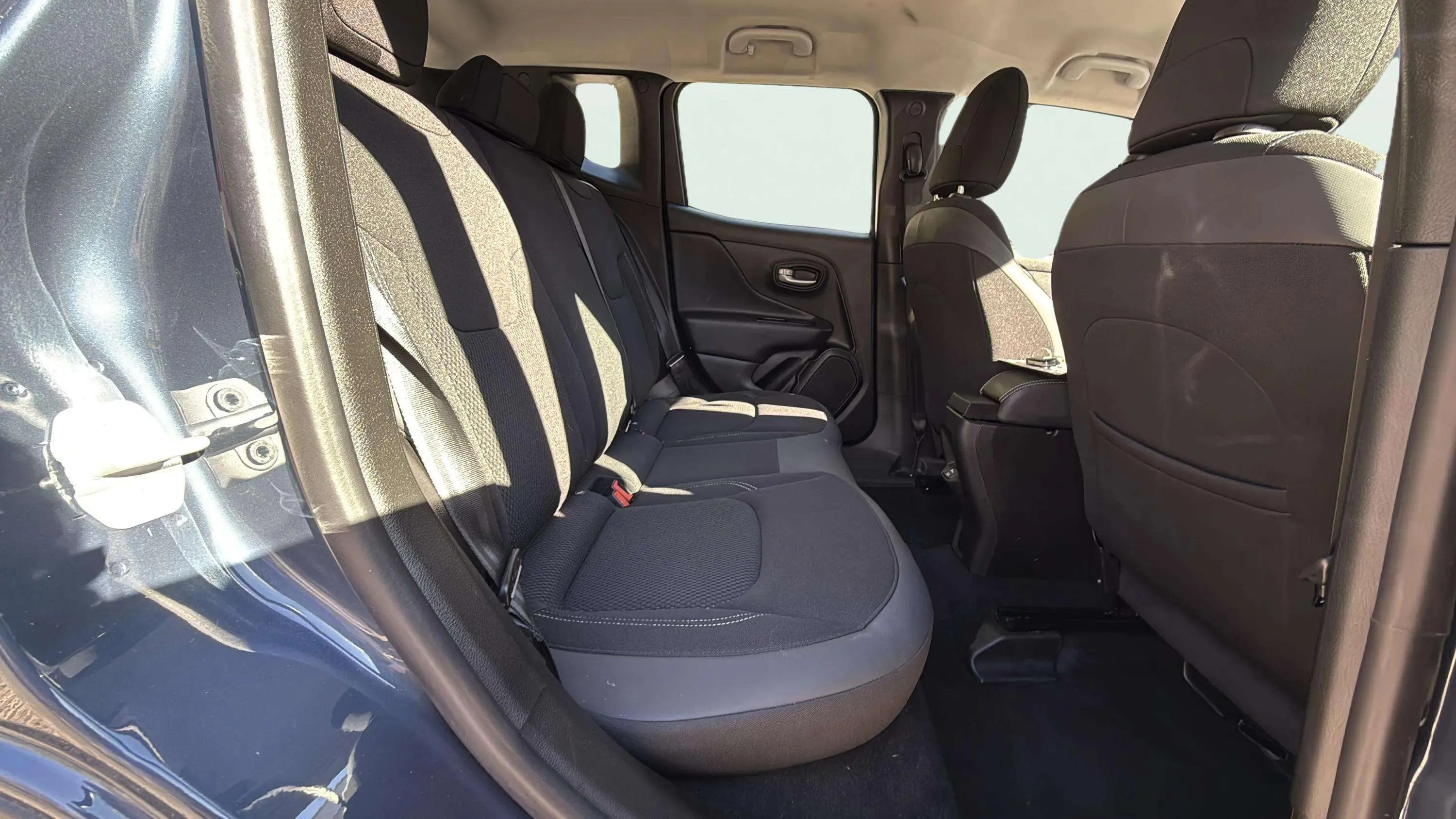 Jeep Renegade eHybrid 1.5 Limited ATX - foto 15