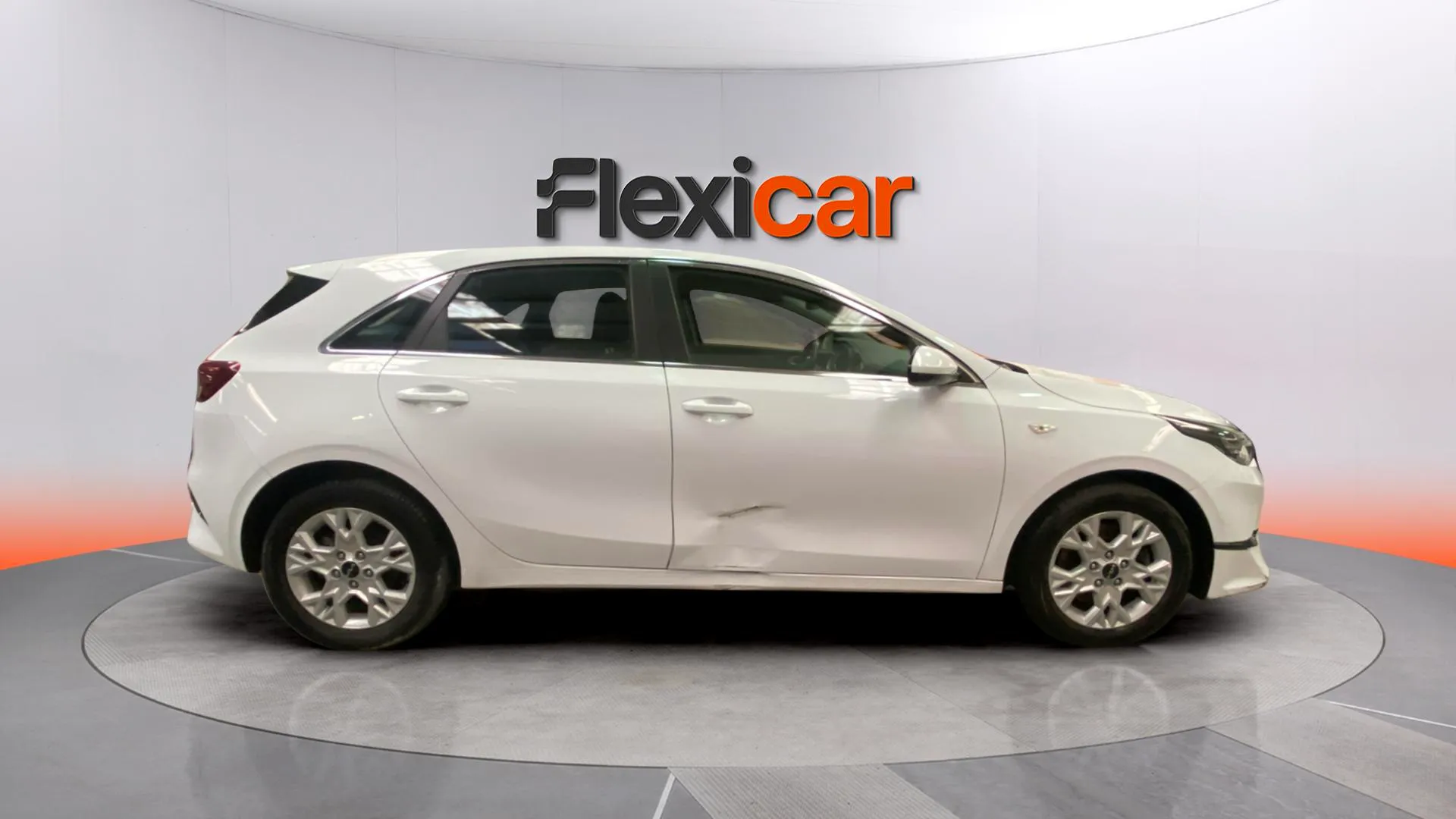 Kia Ceed 1.6 MHEV iMT Drive - foto 8