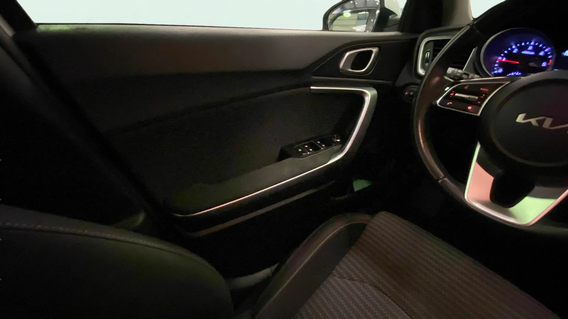 Kia Ceed 1.6 MHEV iMT Drive - foto 9
