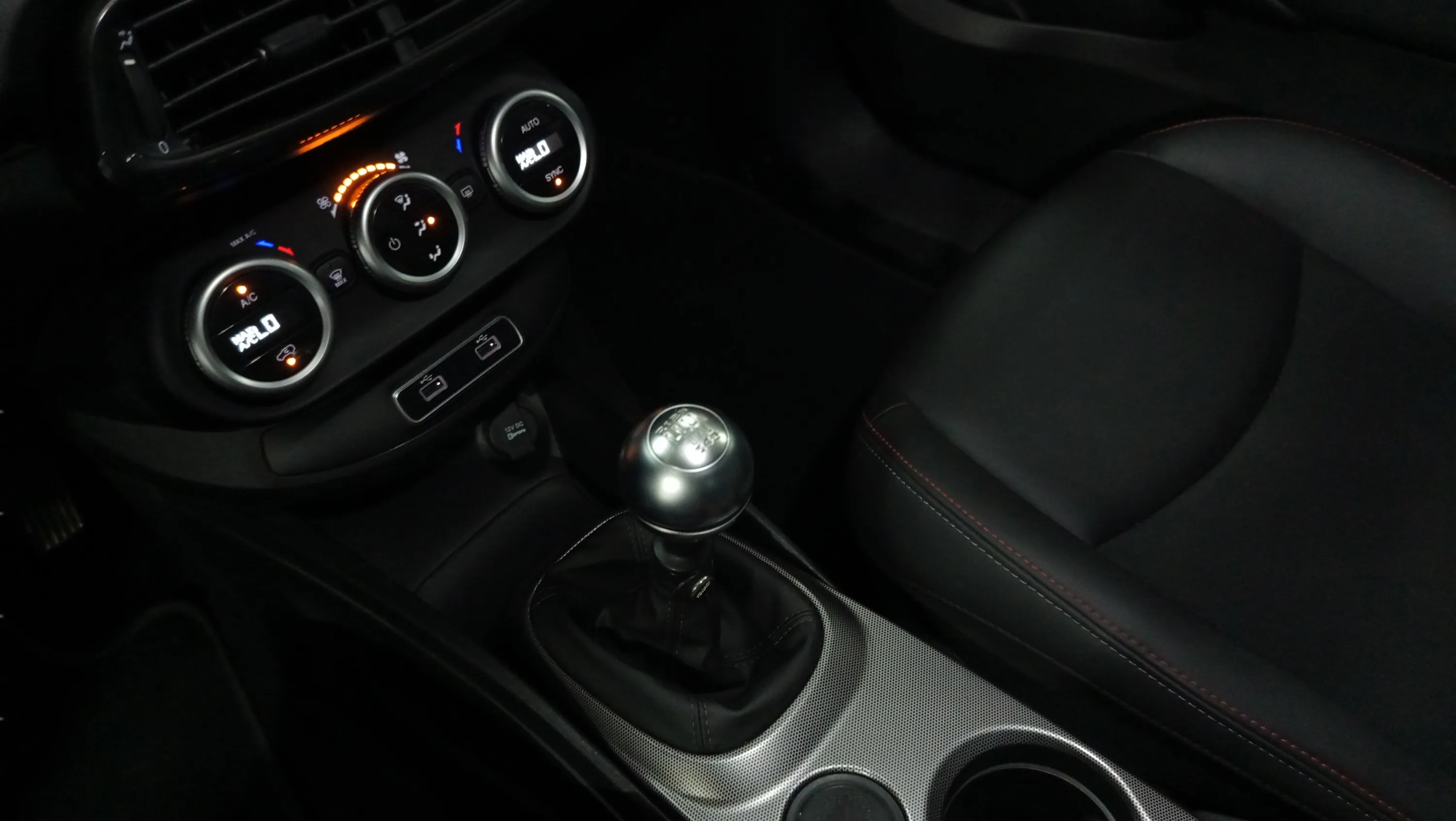 Fiat 500X Club 1.6 MultiJet - foto 12