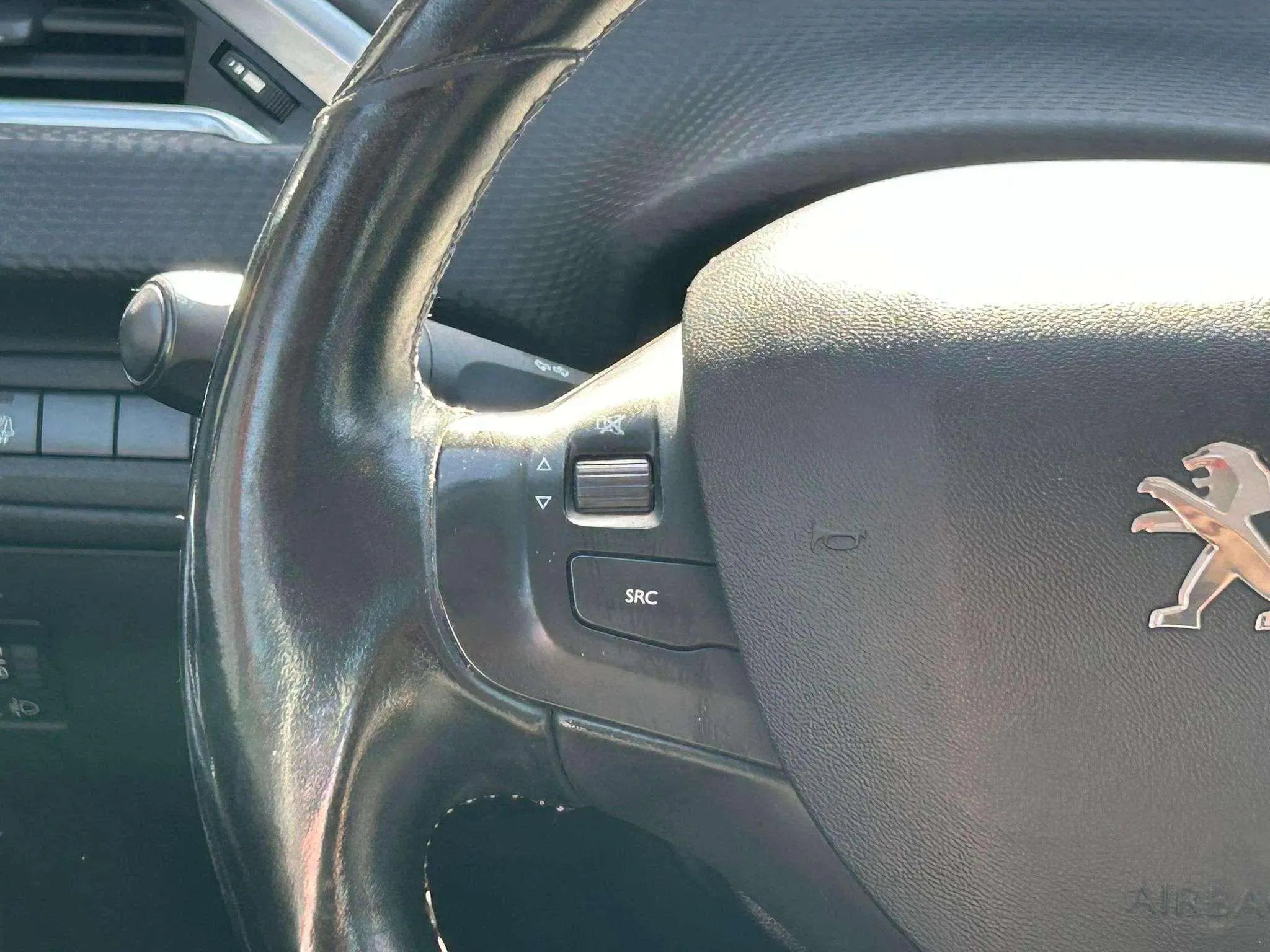 Peugeot 2008 Allure 1.6 BlueHDi - foto 13