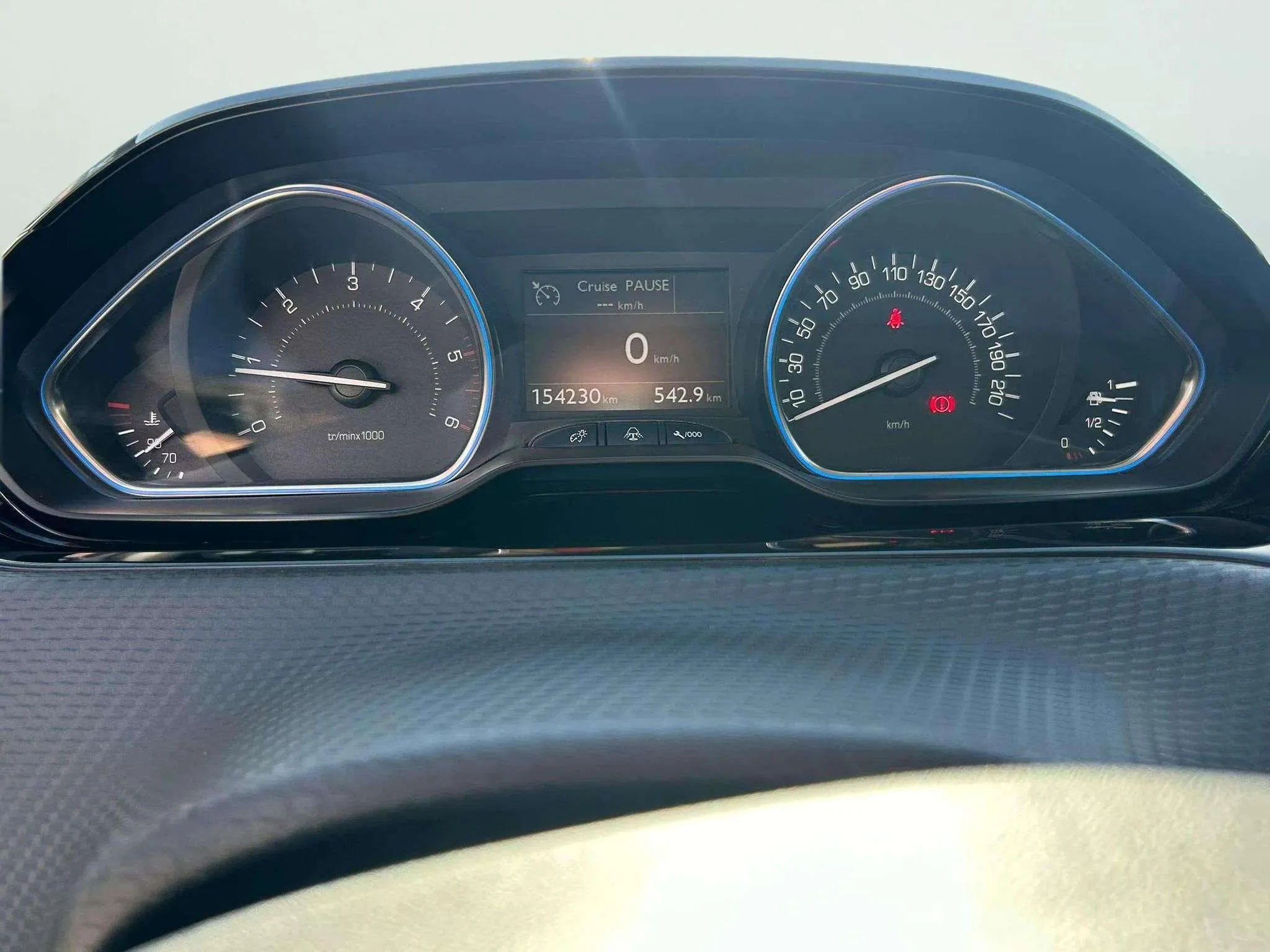 Peugeot 2008 Allure 1.6 BlueHDi - foto 14
