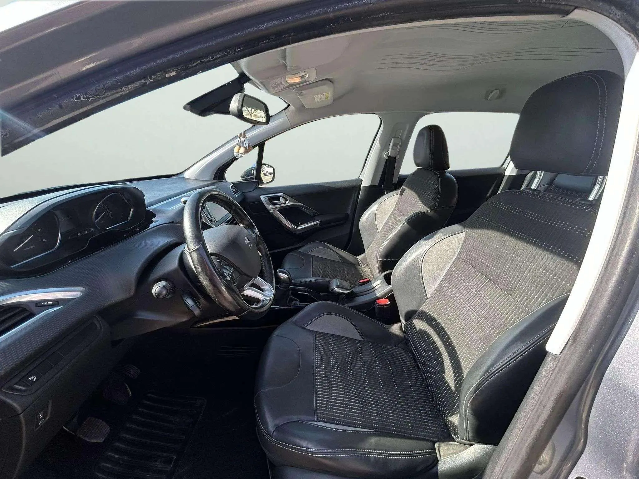 Peugeot 2008 Allure 1.6 BlueHDi - foto 12