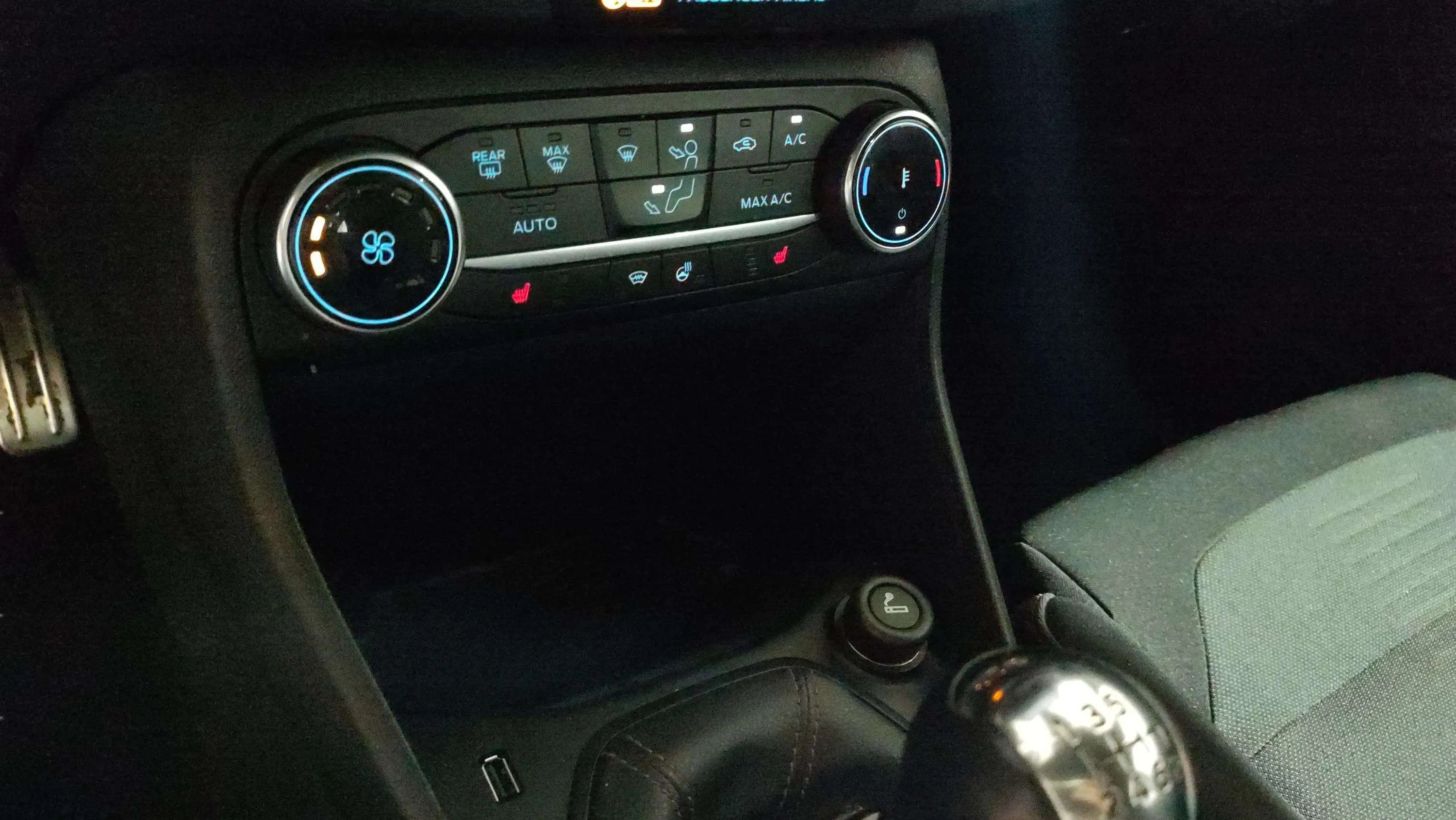 Ford Fiesta 1.0 EcoBoost MHEV ST-Line - foto 15