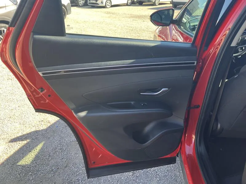 Hyundai Tucson 1.6 T-GDi PHEV Maxx 4x4 - foto 19