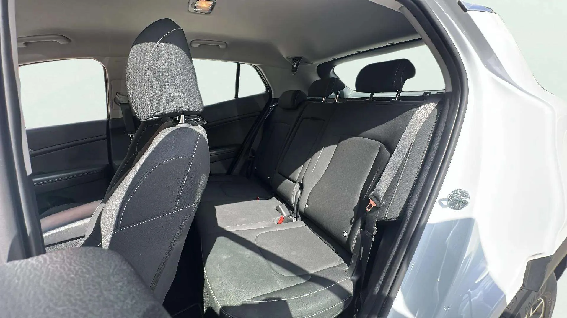 Kia Sportage 1.6 CRDi MHEV Business 4x2 - foto 16