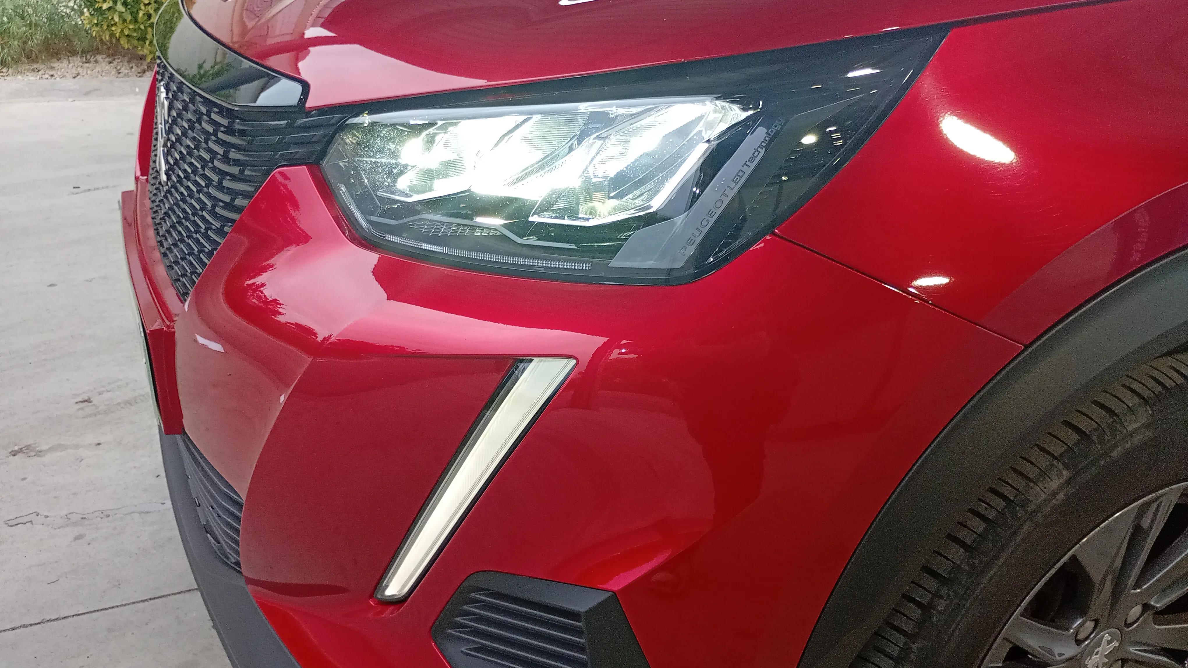 Peugeot 2008 Allure Pack PureTech 100 - foto 29