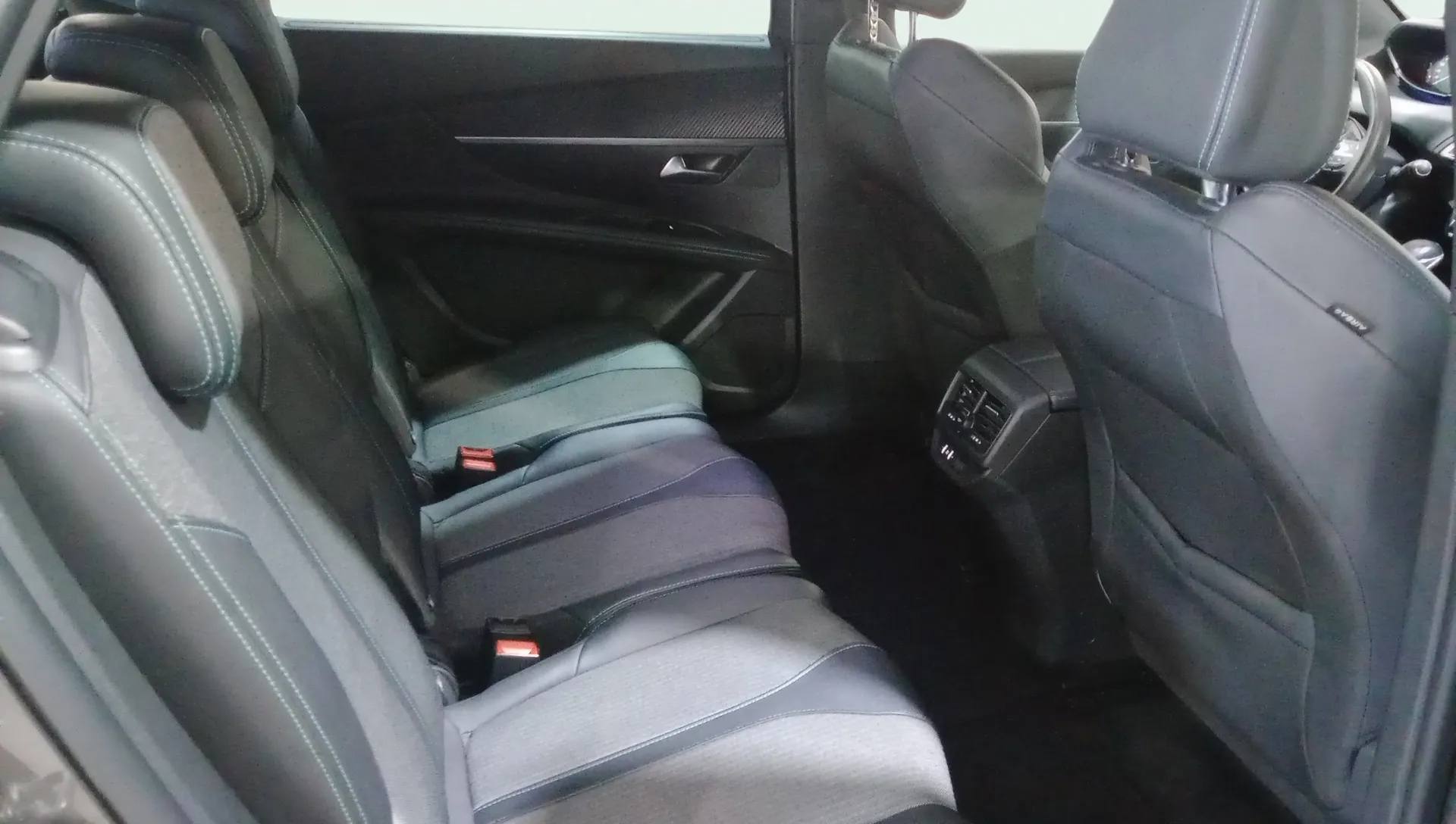 Peugeot 5008 1.2 PureTech Allure Pack - foto 12