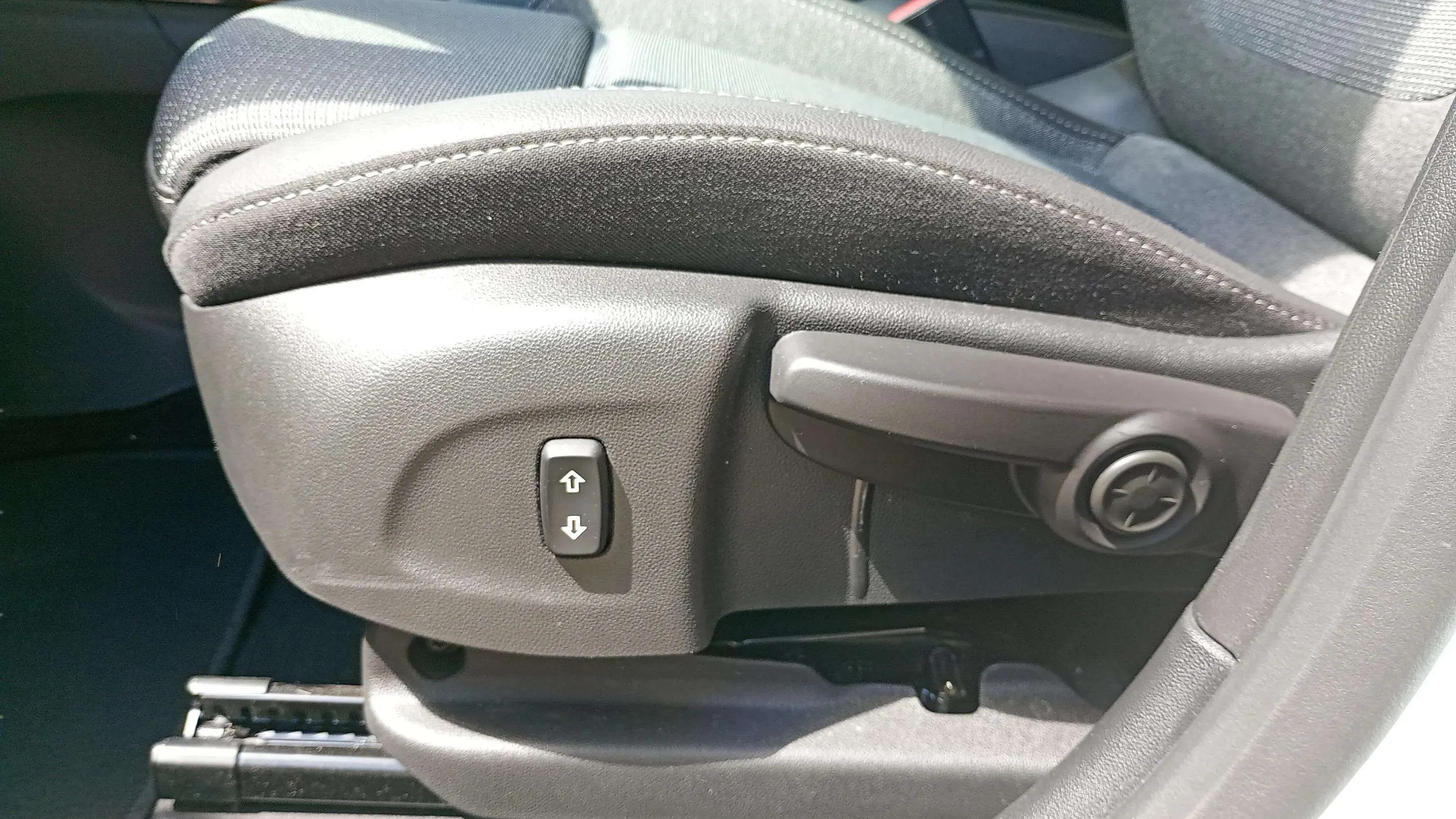 Opel Crossland 1.2 Elegance - foto 18