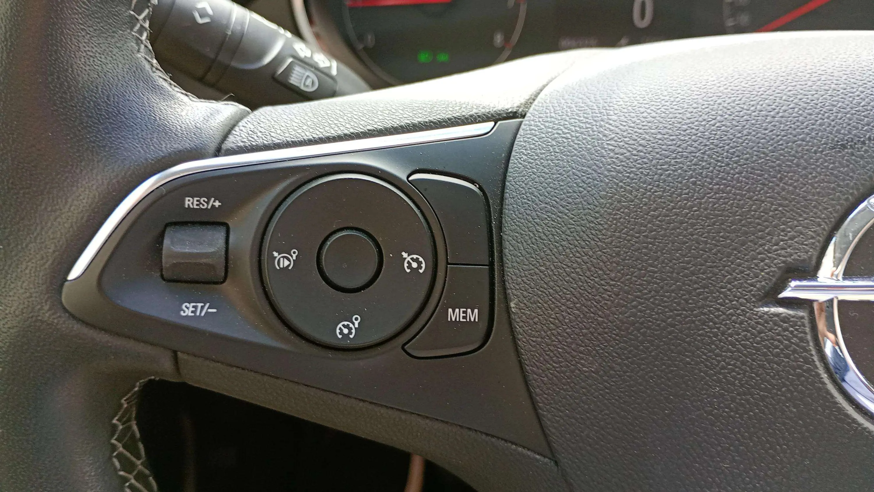 Opel Crossland 1.2 Elegance - foto 16