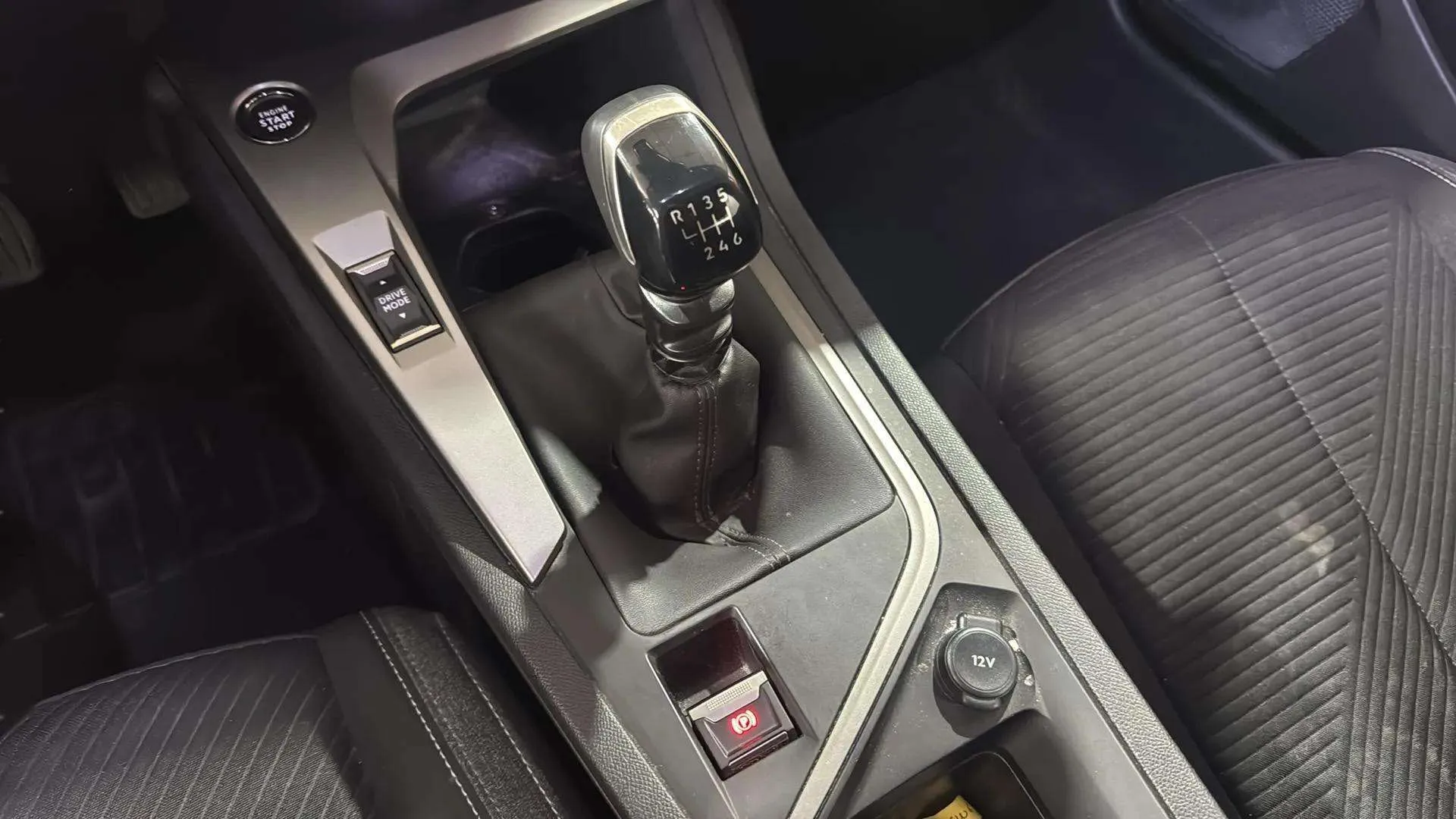 Peugeot 308 Active Pack PureTech 130 - foto 19