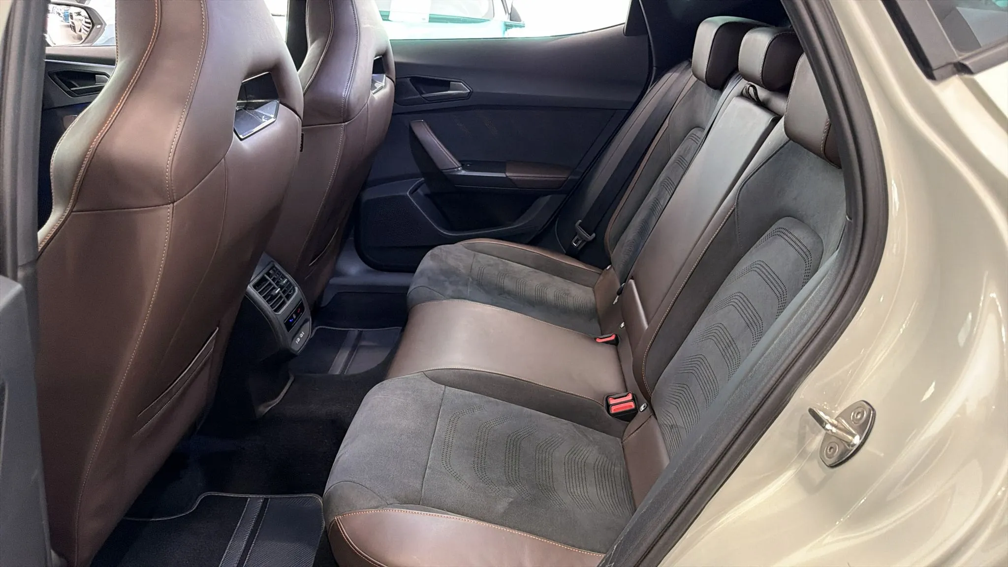 Cupra Formentor 2.5 TSI VZ5 TG 4Drive DSG - foto 7
