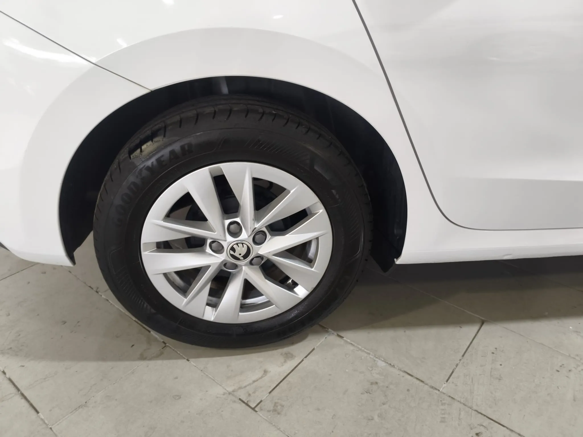 Škoda Fabia 1.0 MPI Active - foto 21