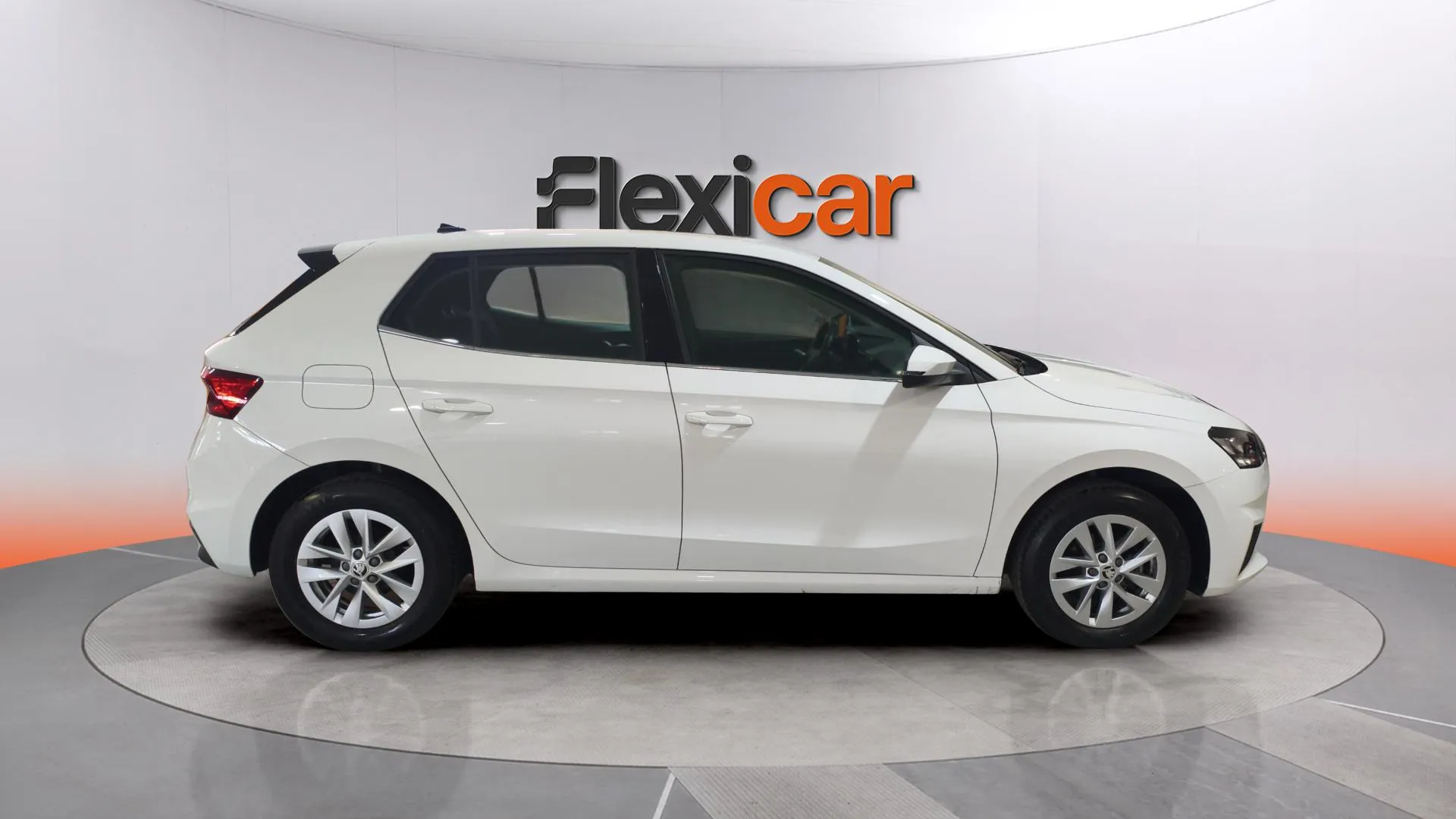 Škoda Fabia 1.0 MPI Active - foto 8
