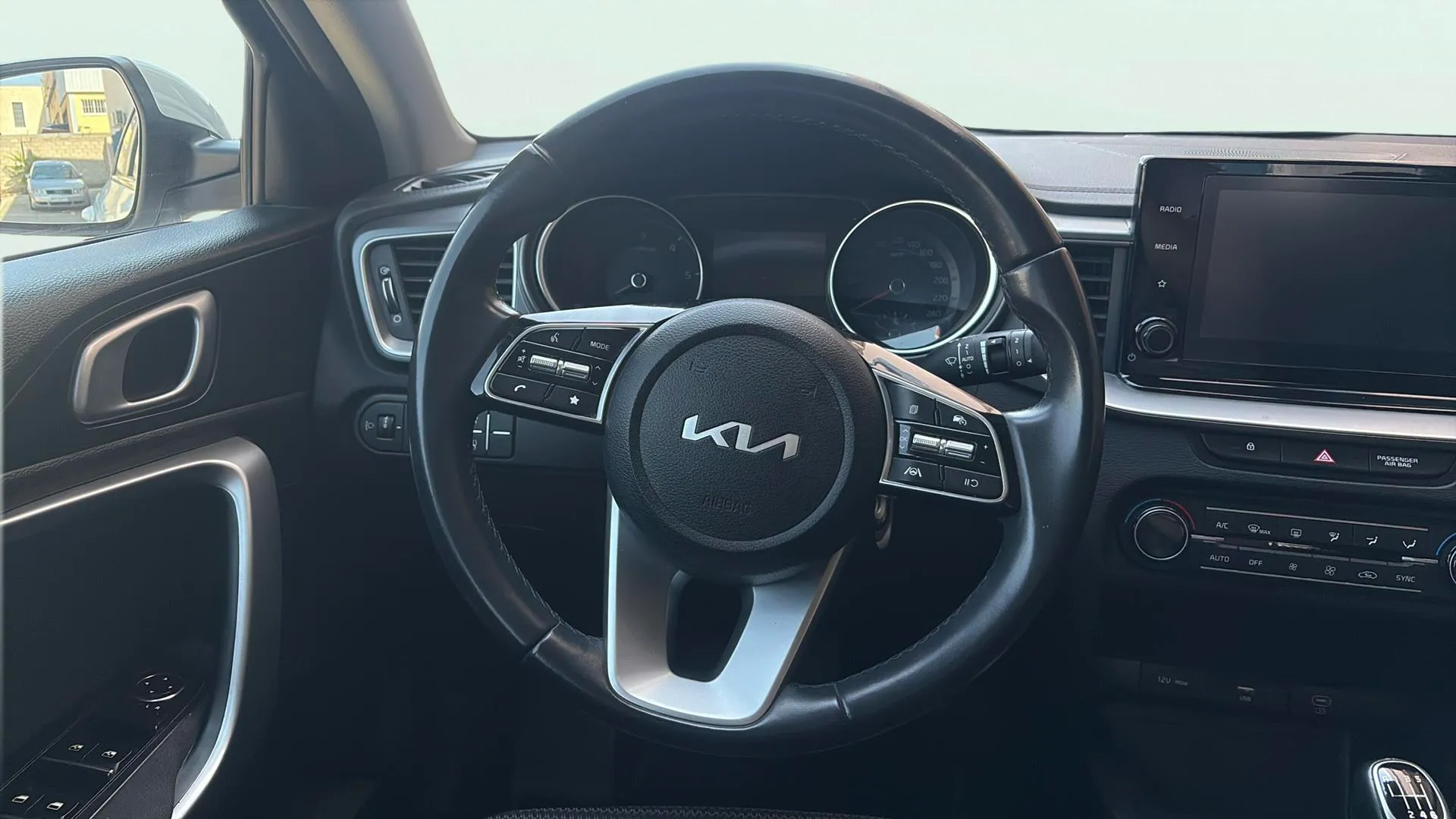 Kia Ceed 1.6 MHEV iMT Drive - foto 7