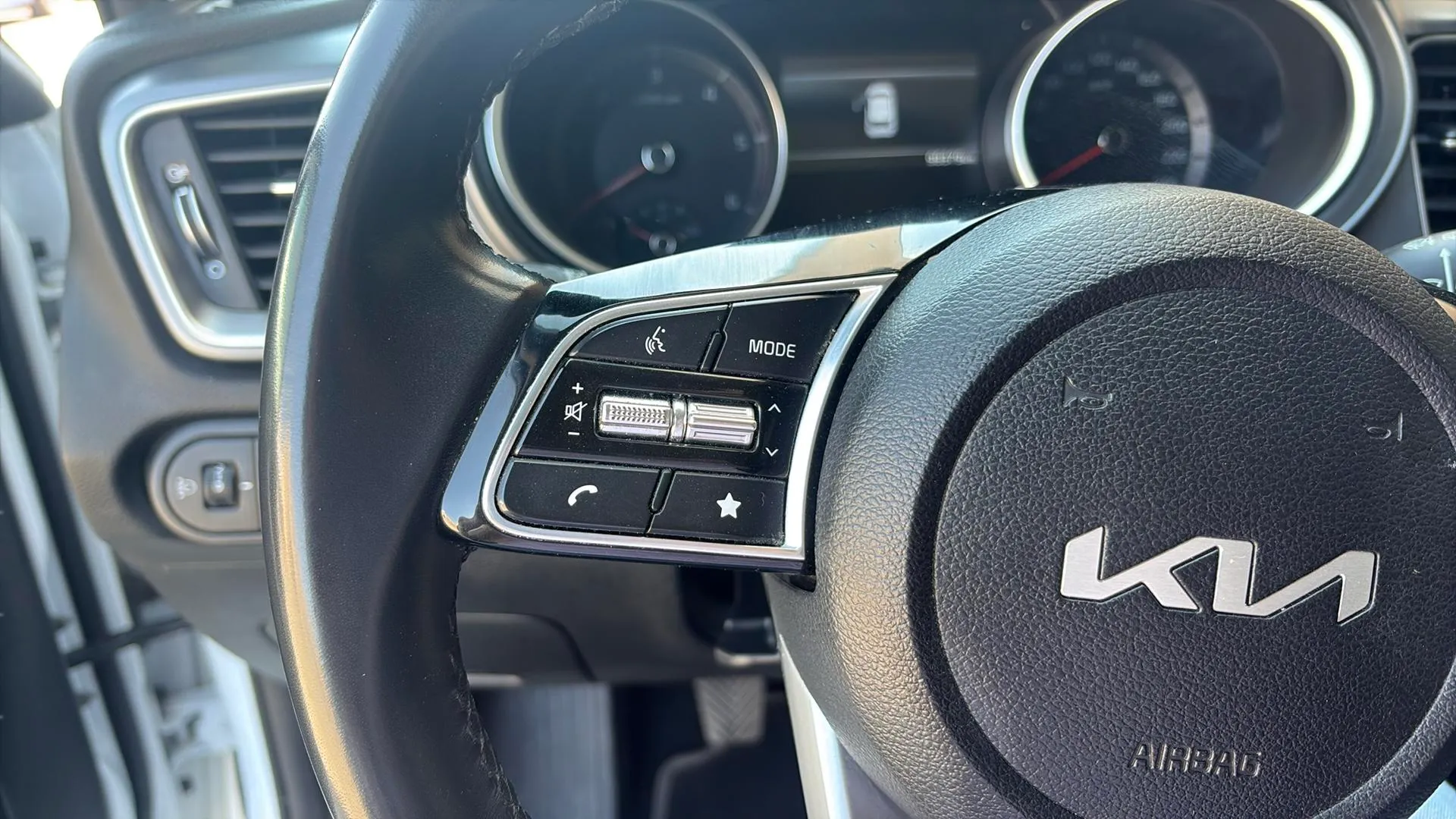 Kia Ceed 1.6 MHEV iMT Drive - foto 20
