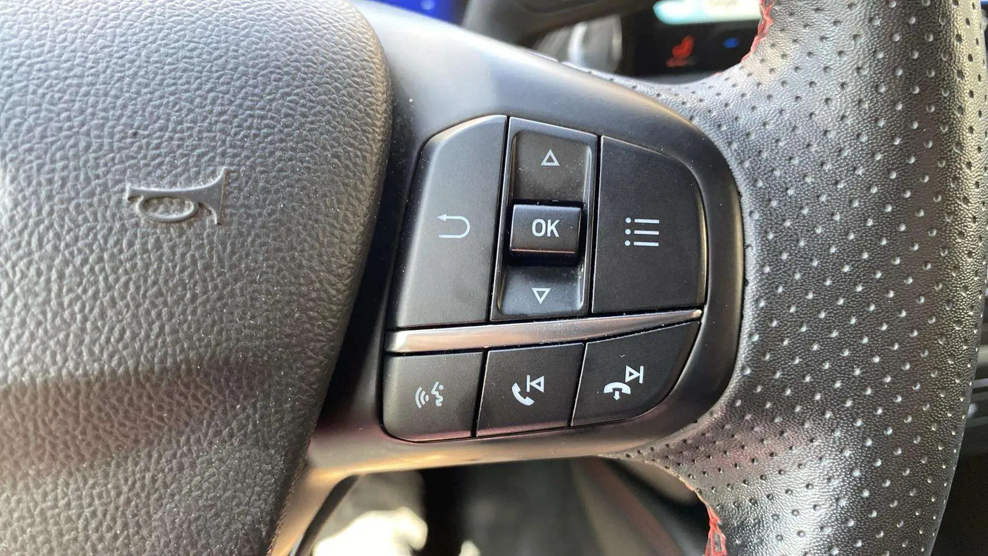 Ford Focus 1.0 EcoBoost MHEV ST-Line Design SIP - foto 14