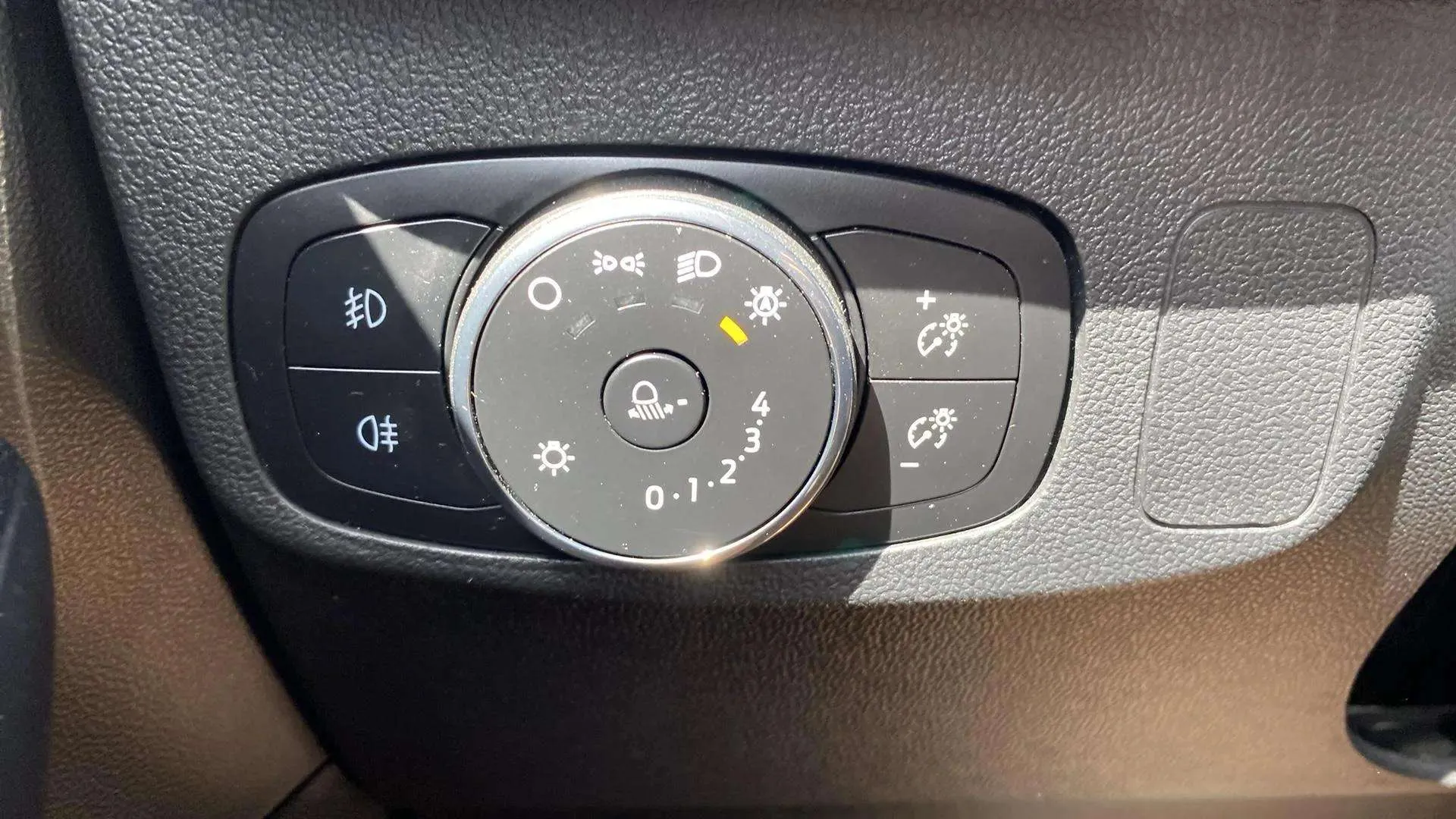 Ford Focus 1.0 EcoBoost MHEV ST-Line Design SIP - foto 15