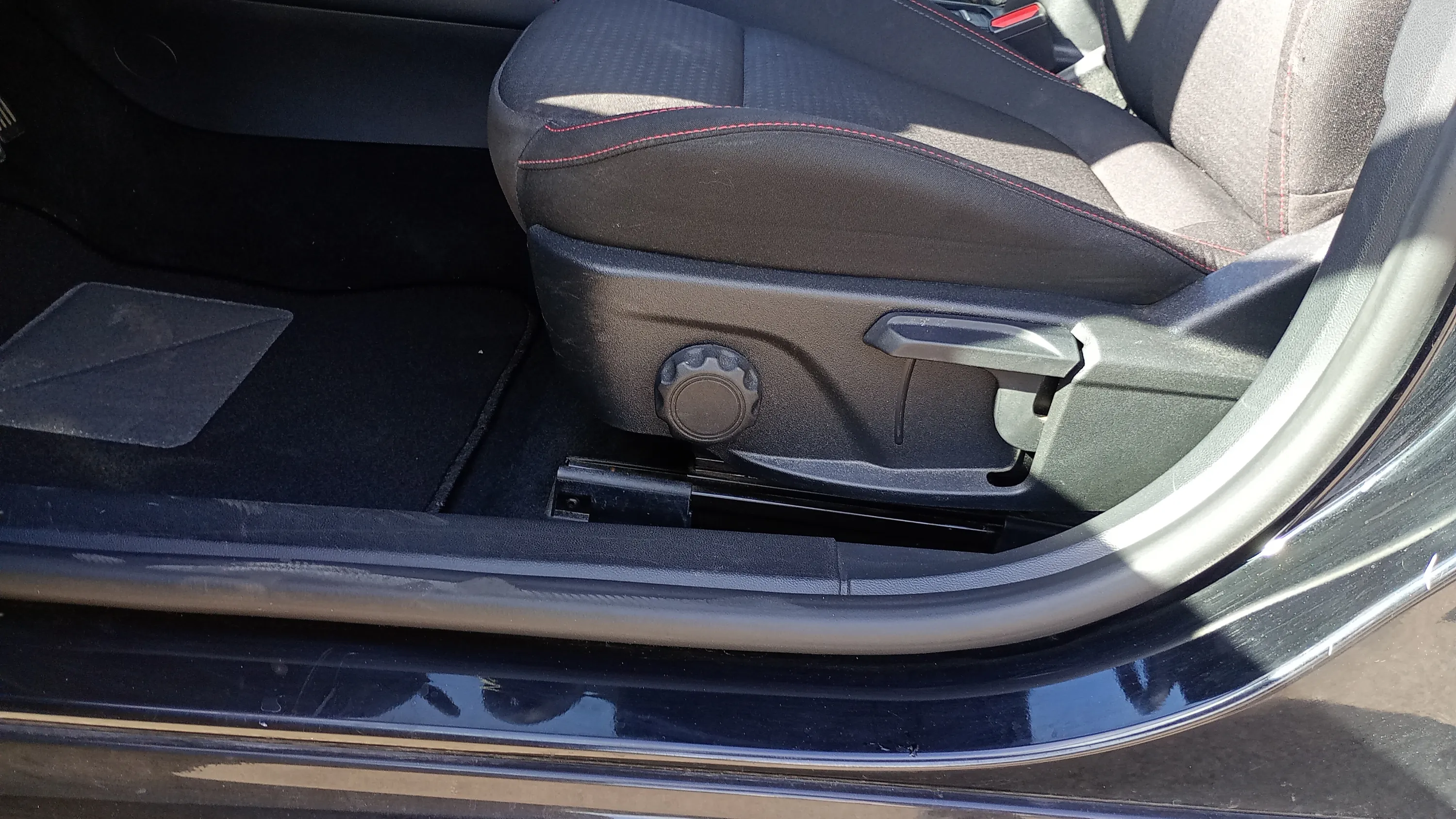 Ford Focus 1.0 EcoBoost MHEV ST-Line - foto 13