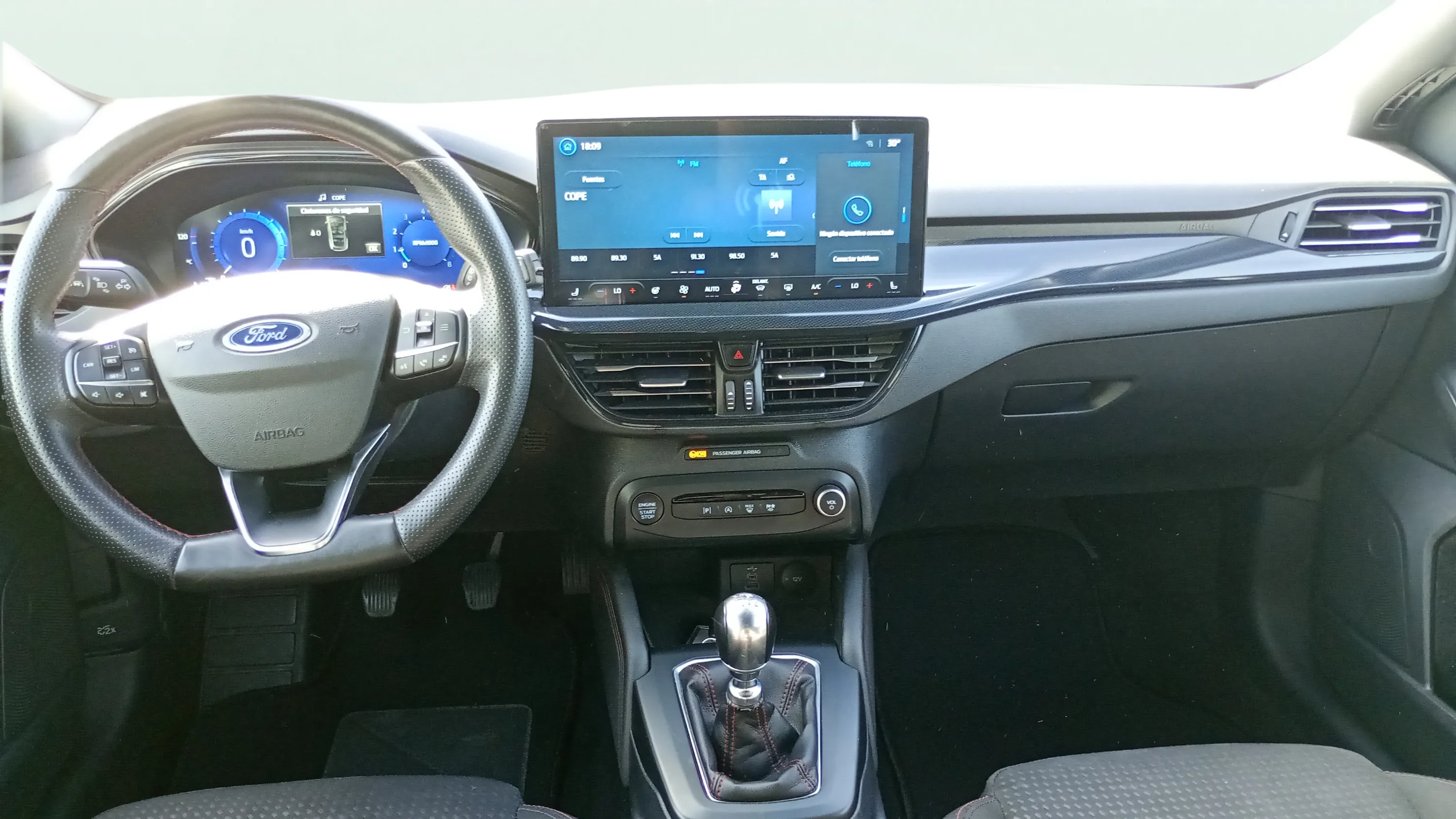 Ford Focus 1.0 EcoBoost MHEV ST-Line - foto 7