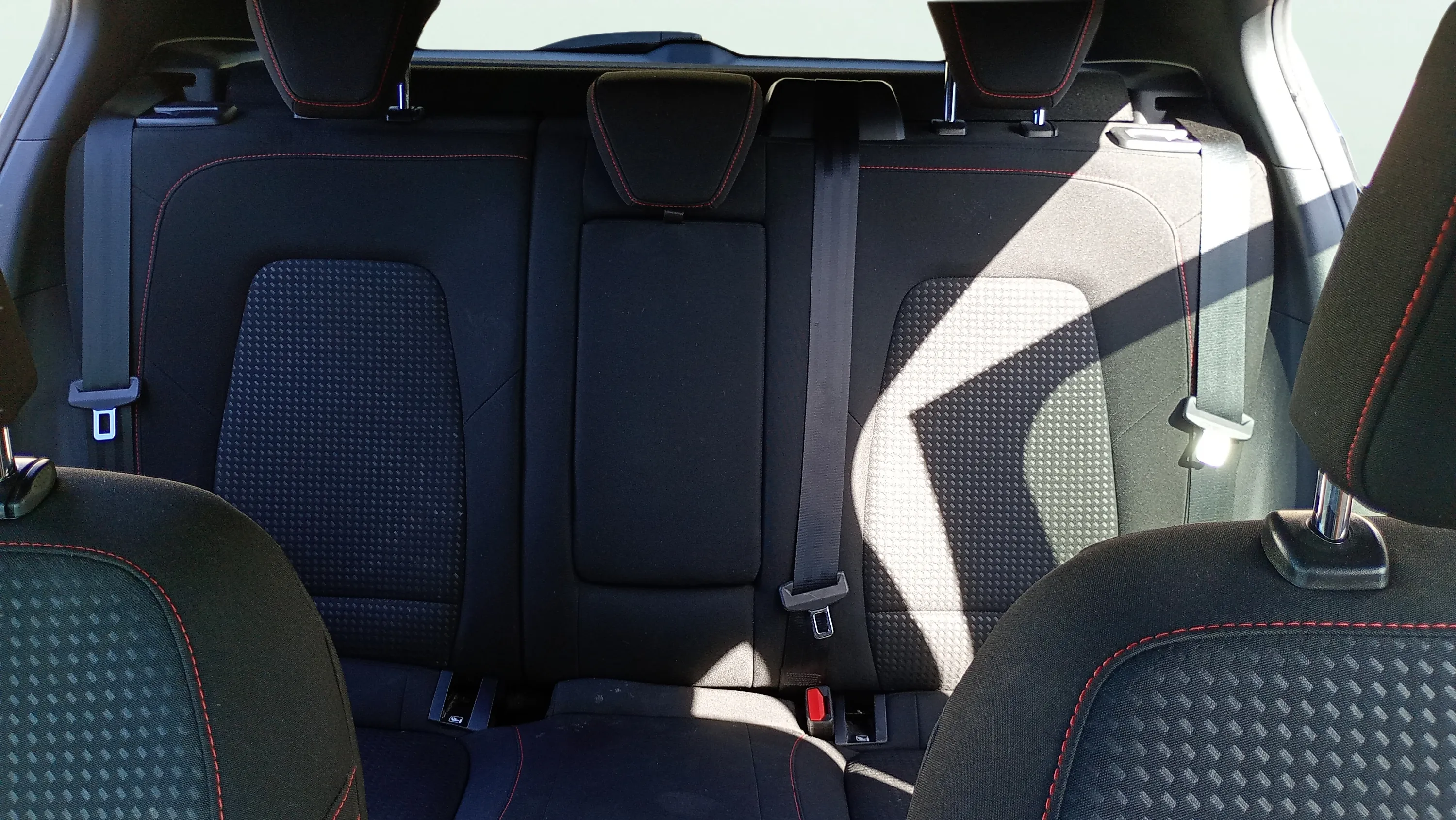 Ford Focus 1.0 EcoBoost MHEV ST-Line - foto 11