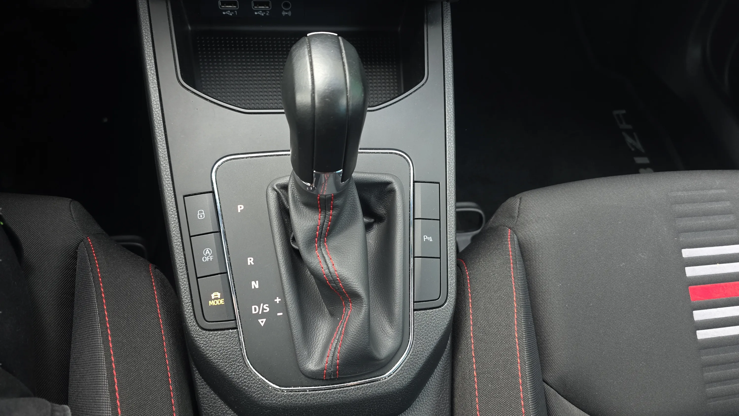SEAT Ibiza 1.0 TSI DSG FR - foto 19