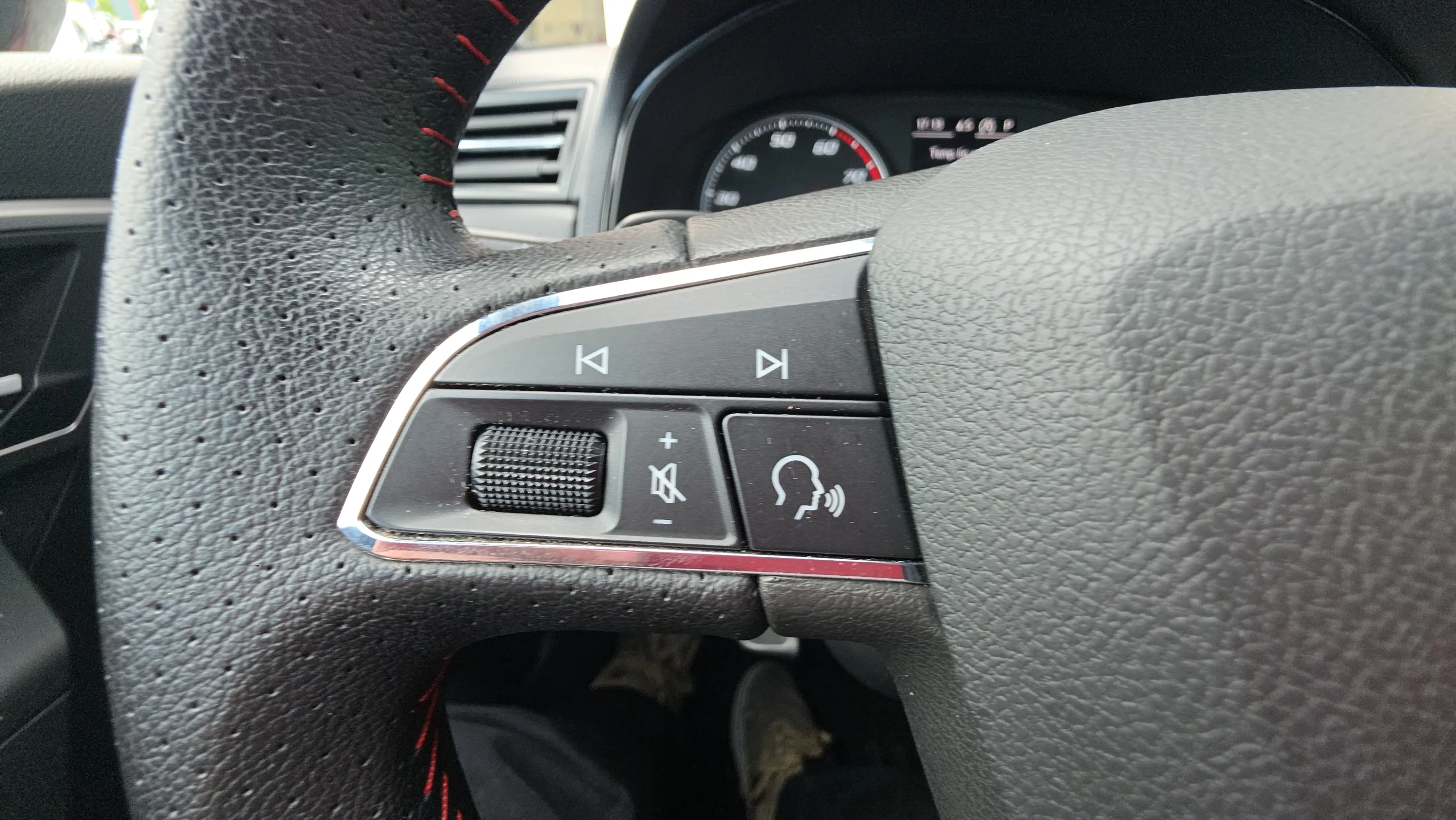 SEAT Ibiza 1.0 TSI DSG FR - foto 14