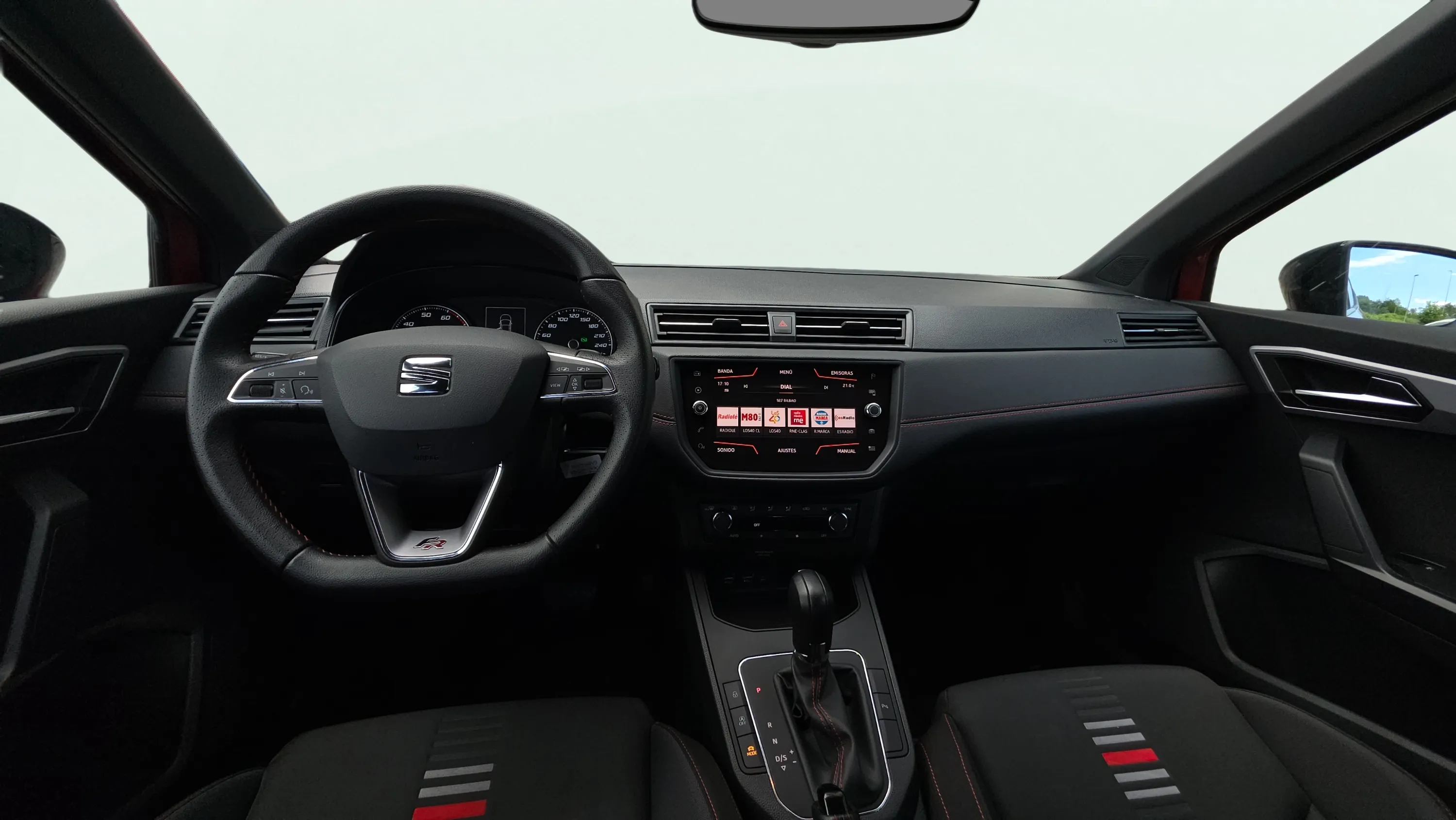 SEAT Ibiza 1.0 TSI DSG FR - foto 11