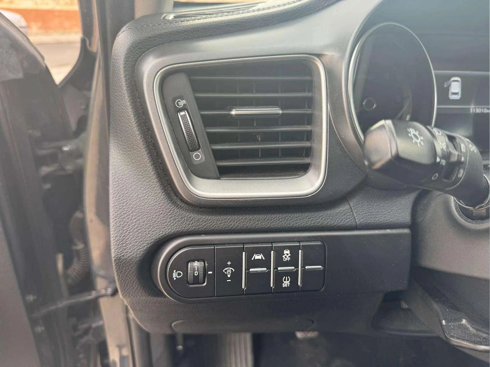 Kia Ceed 1.6 MHEV iMT Tech - foto 16