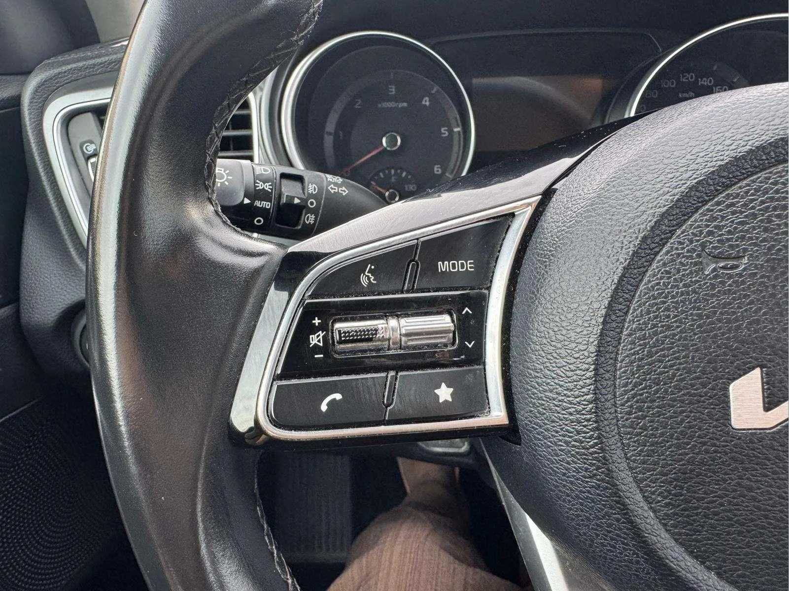 Kia Ceed 1.6 MHEV iMT Tech - foto 13