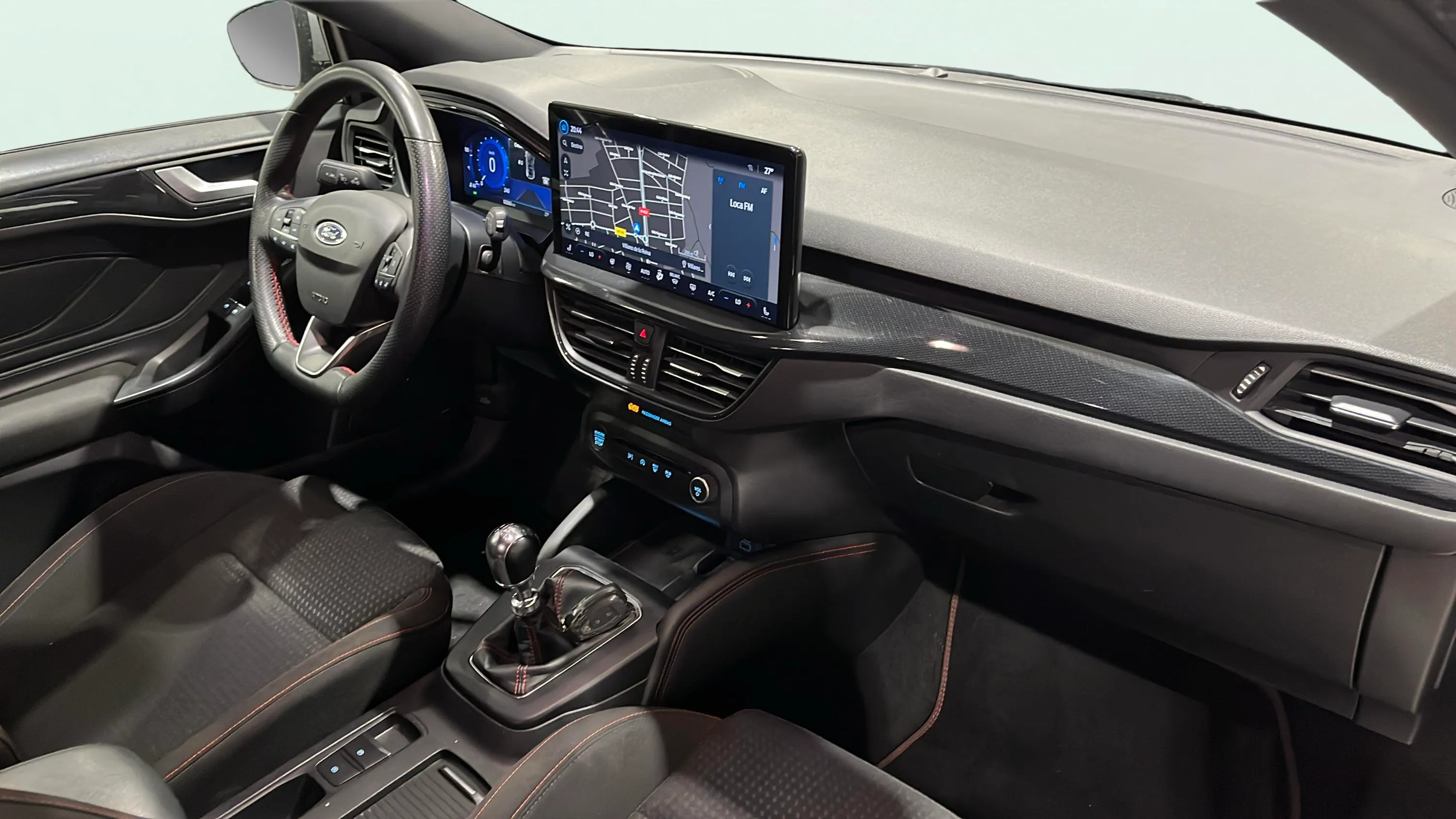 Ford Focus 1.0 EcoBoost MHEV ST-Line - foto 12