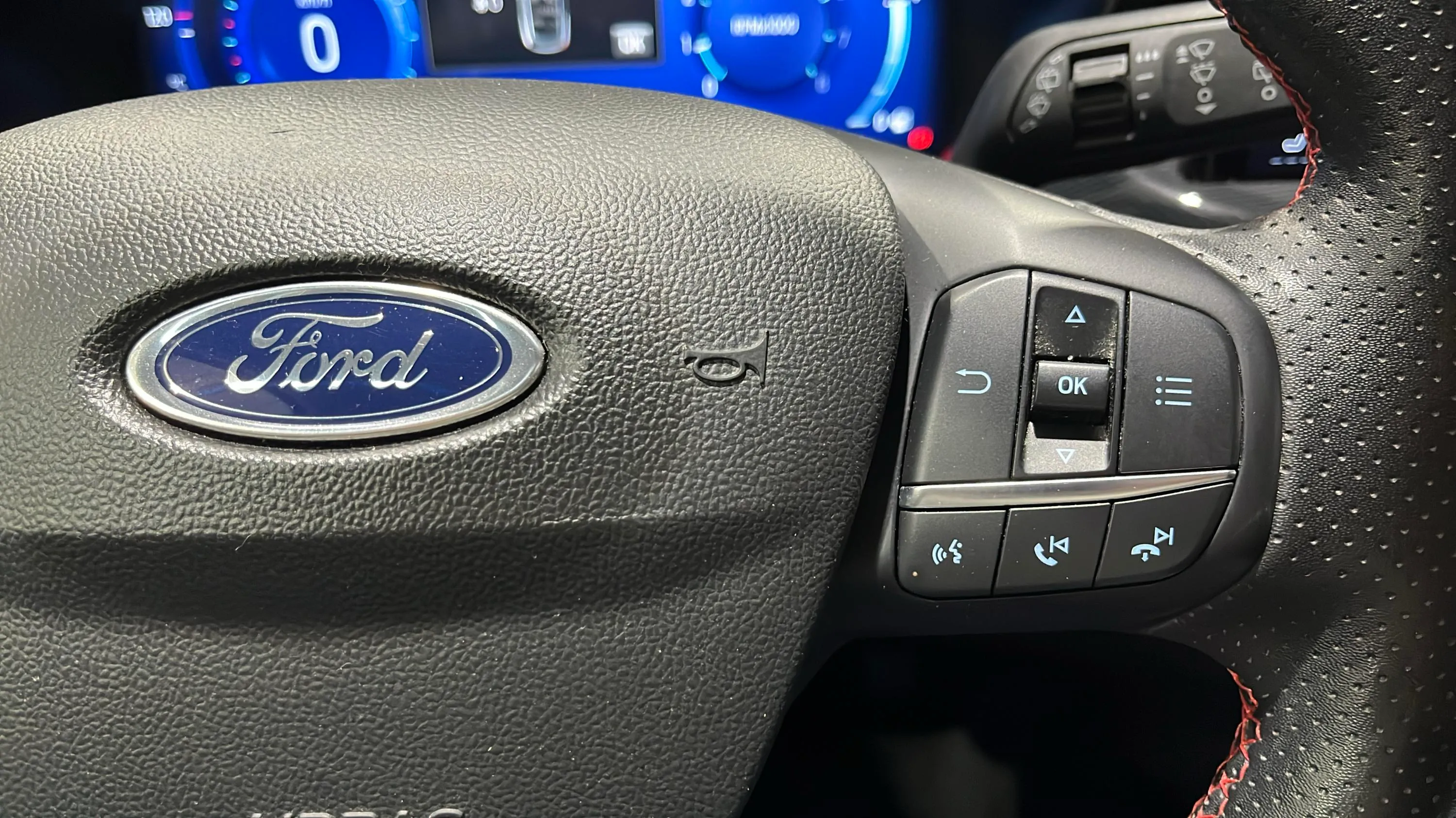 Ford Focus 1.0 EcoBoost MHEV ST-Line - foto 18