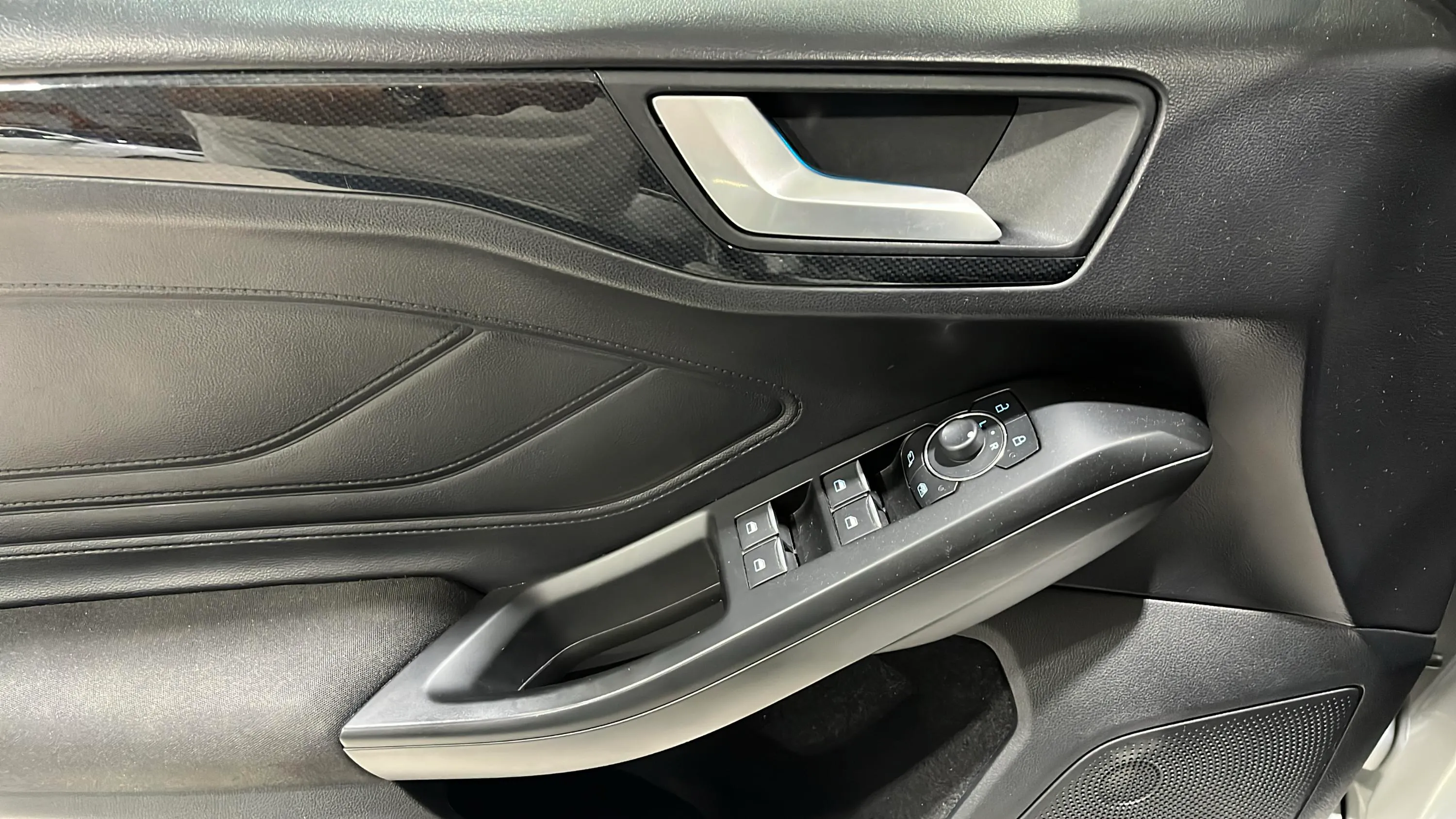 Ford Focus 1.0 EcoBoost MHEV ST-Line - foto 14