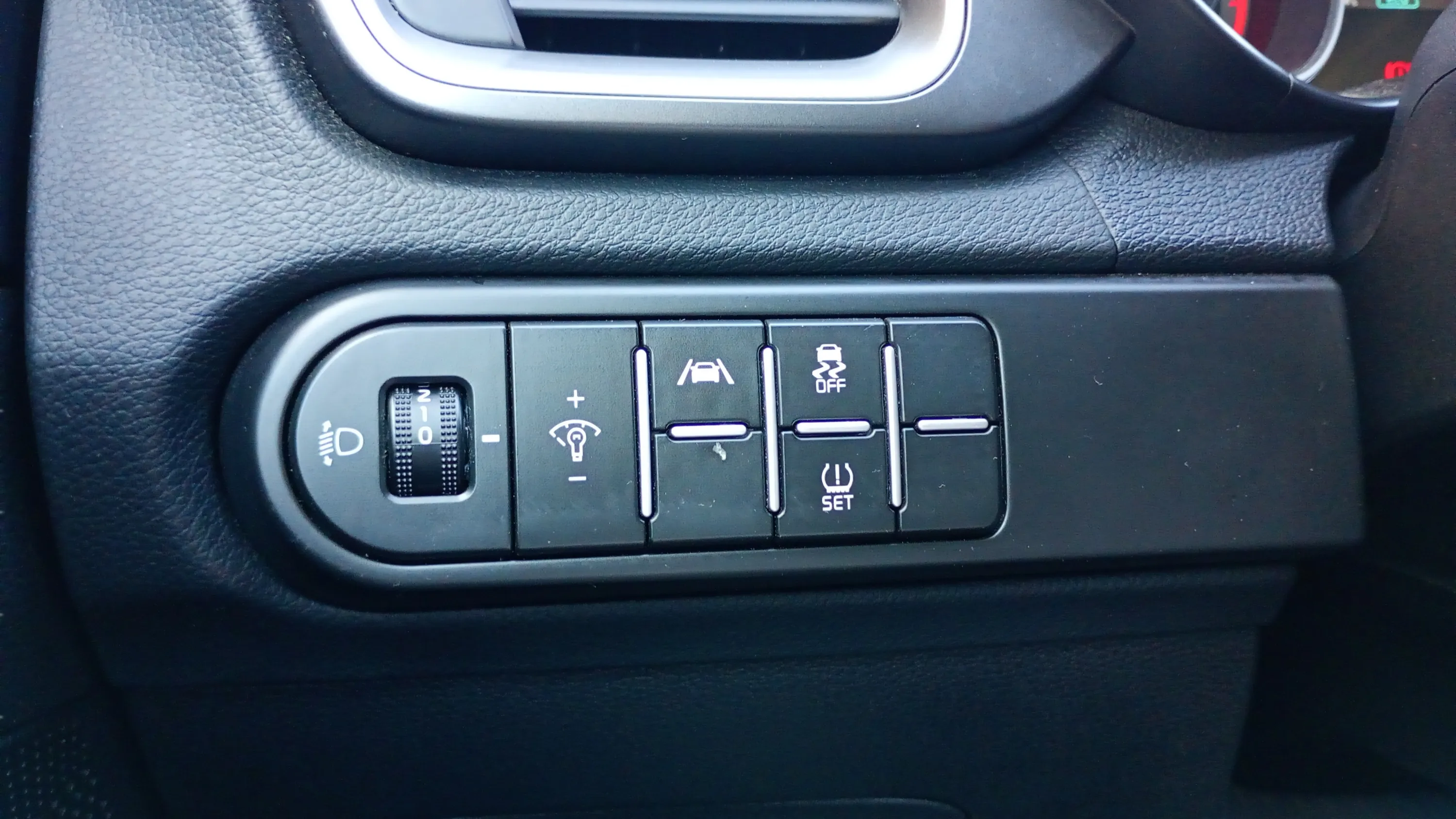 Kia Ceed 1.6 MHEV iMT Drive - foto 19