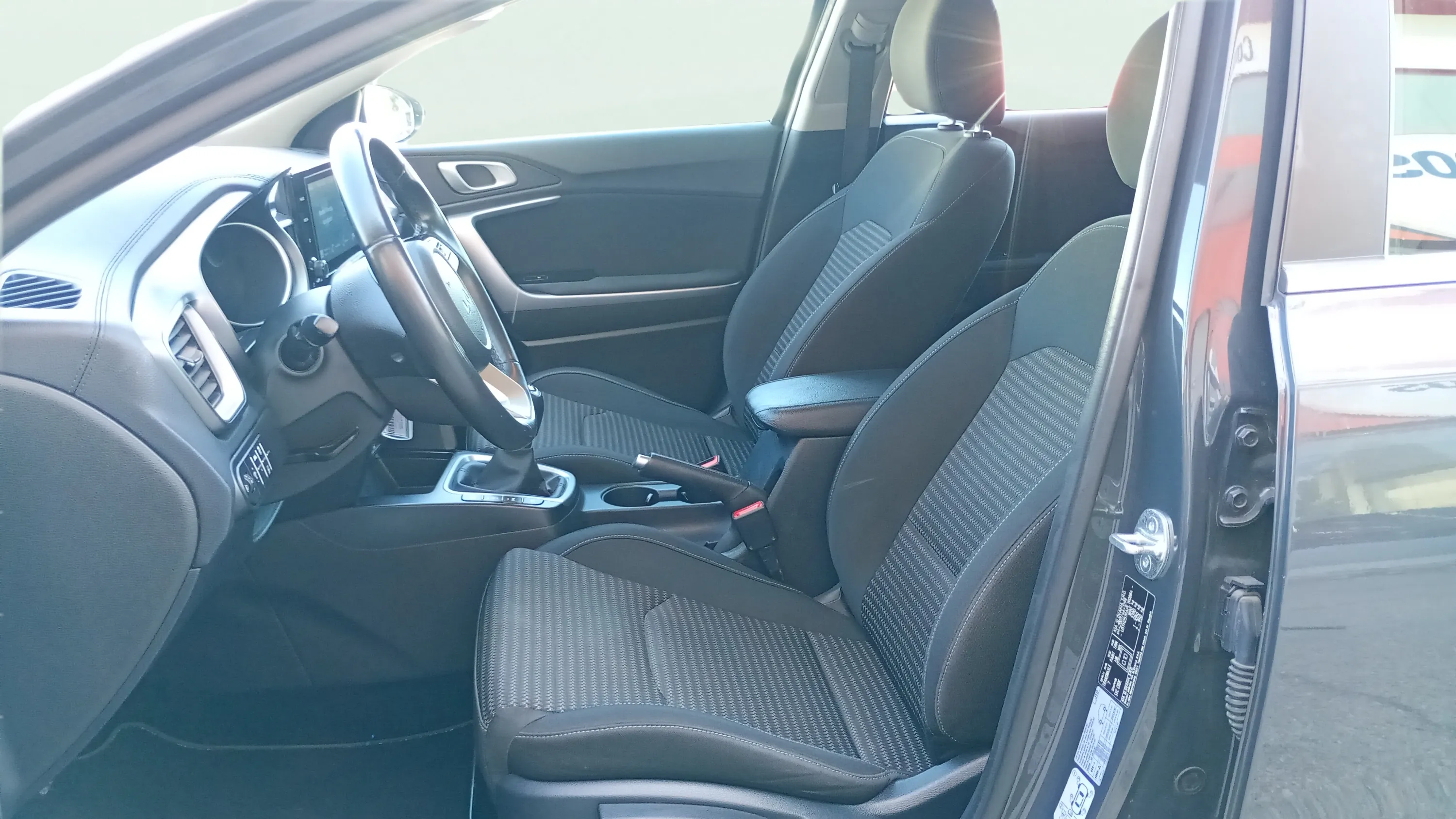 Kia Ceed 1.6 MHEV iMT Drive - foto 11