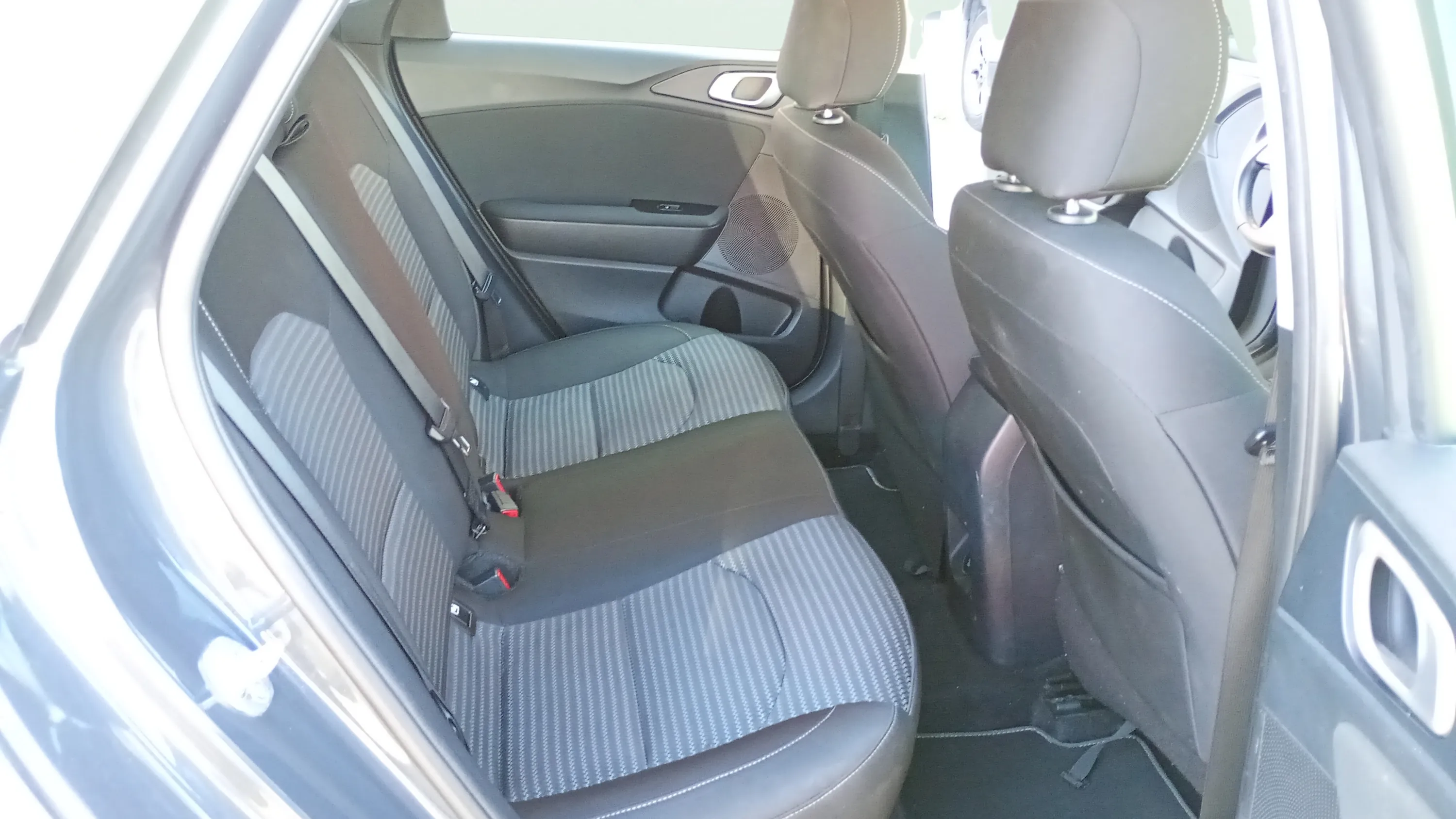 Kia Ceed 1.6 MHEV iMT Drive - foto 28