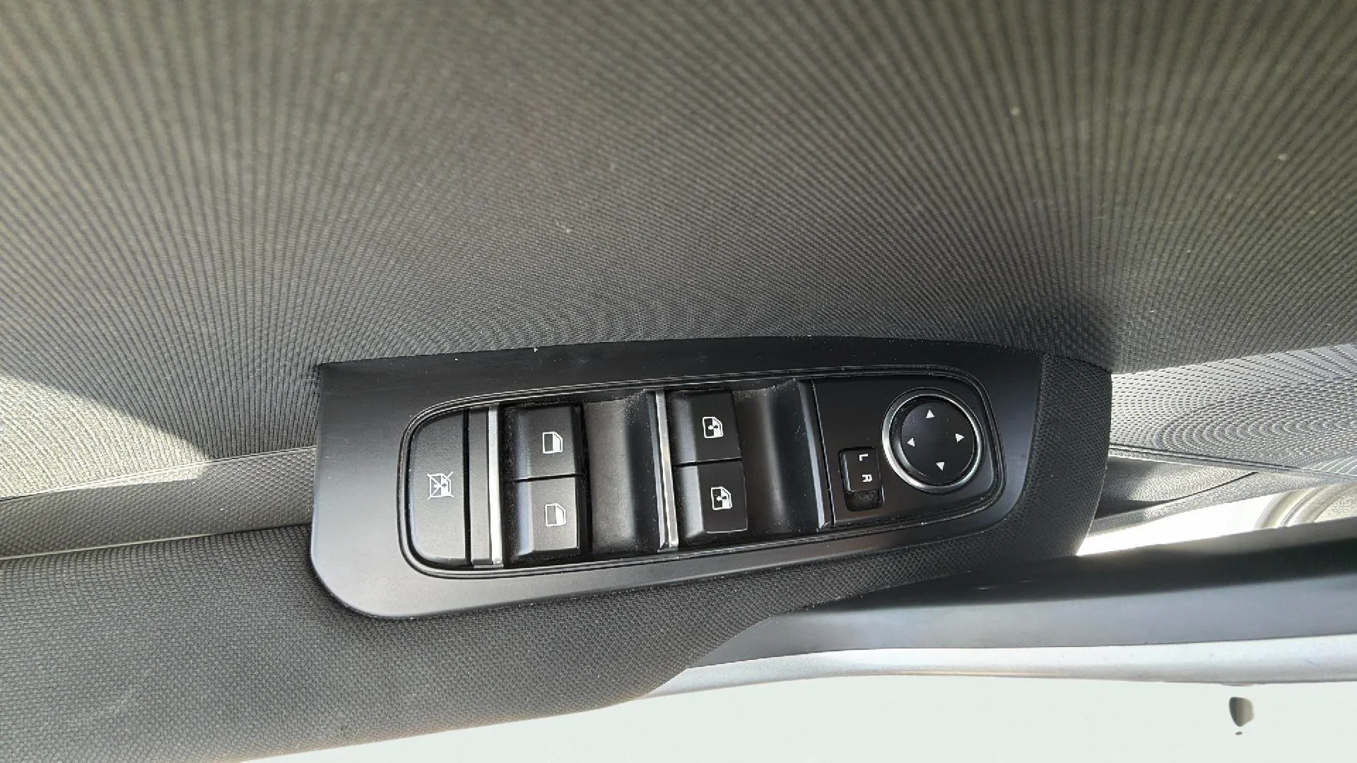 Kia Ceed 1.6 MHEV iMT Drive - foto 24
