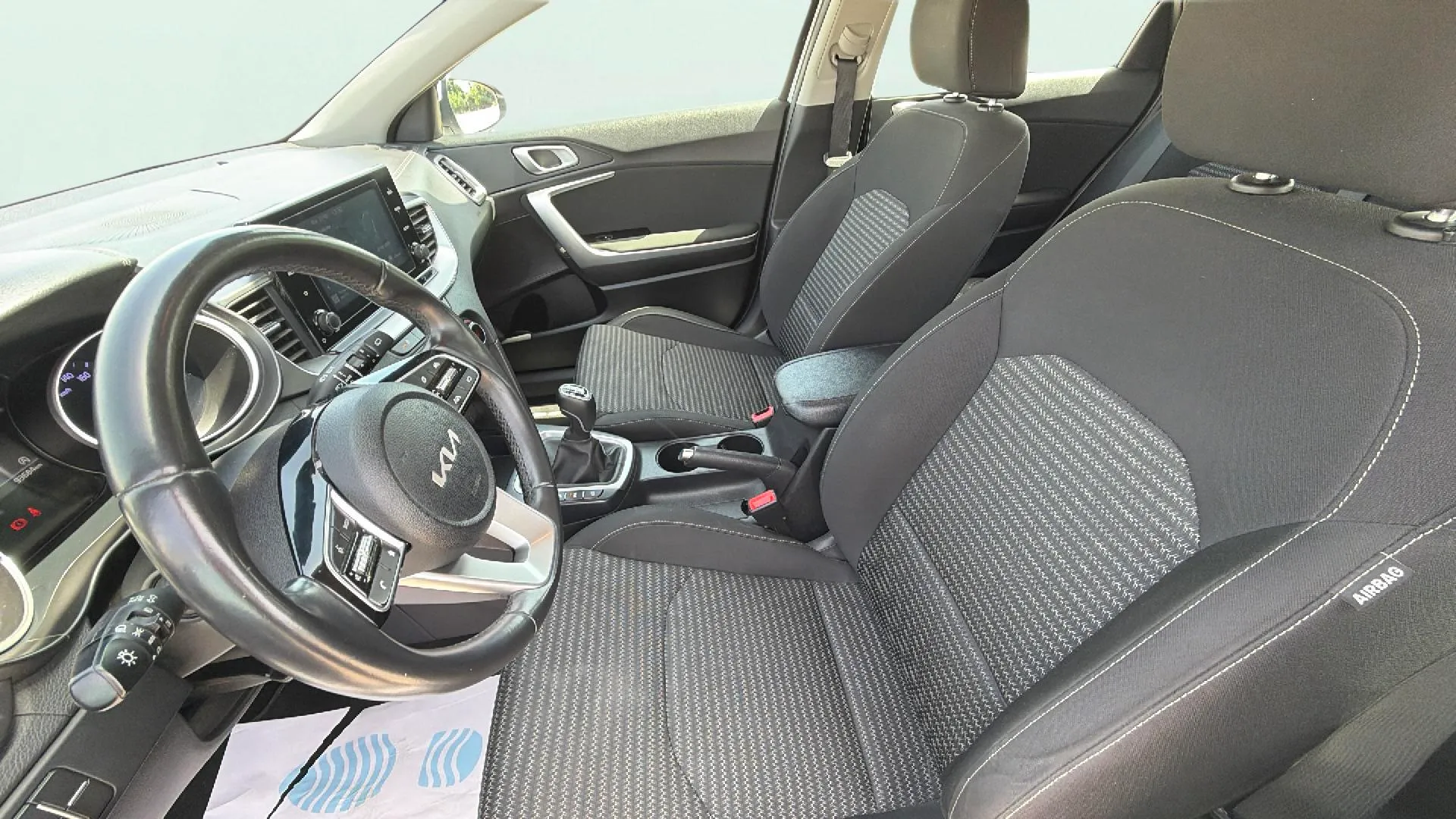 Kia Ceed 1.6 MHEV iMT Drive - foto 11
