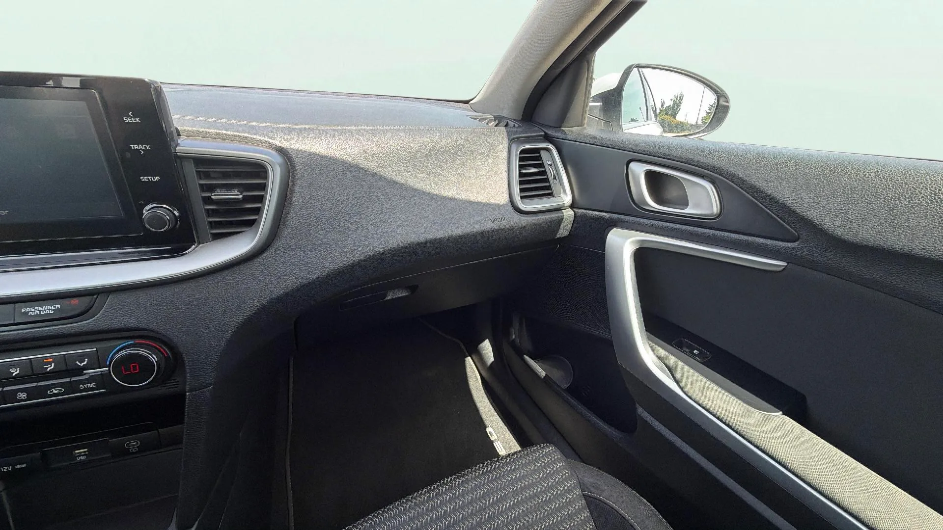 Kia Ceed 1.6 MHEV iMT Drive - foto 15