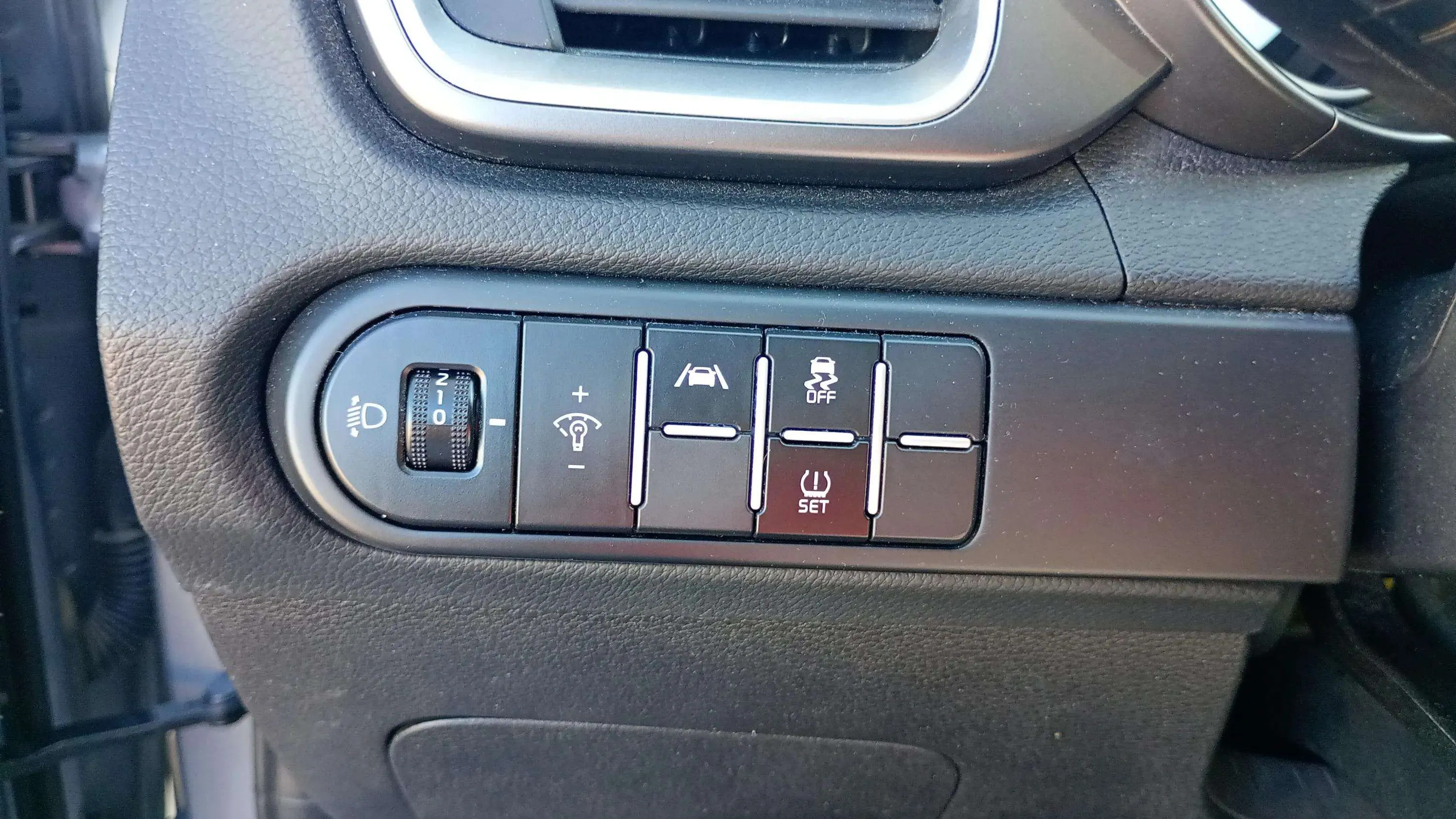 Kia Ceed 1.6 MHEV iMT Drive - foto 22