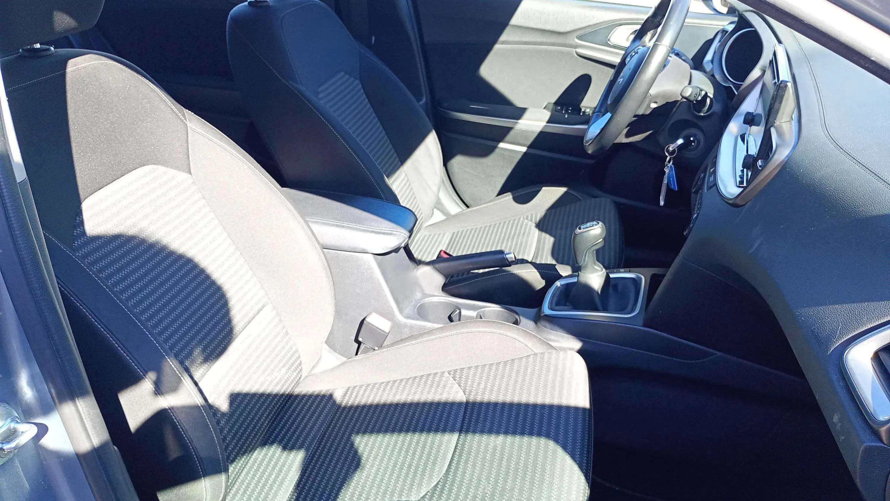 Kia Ceed 1.6 MHEV iMT Drive - foto 23