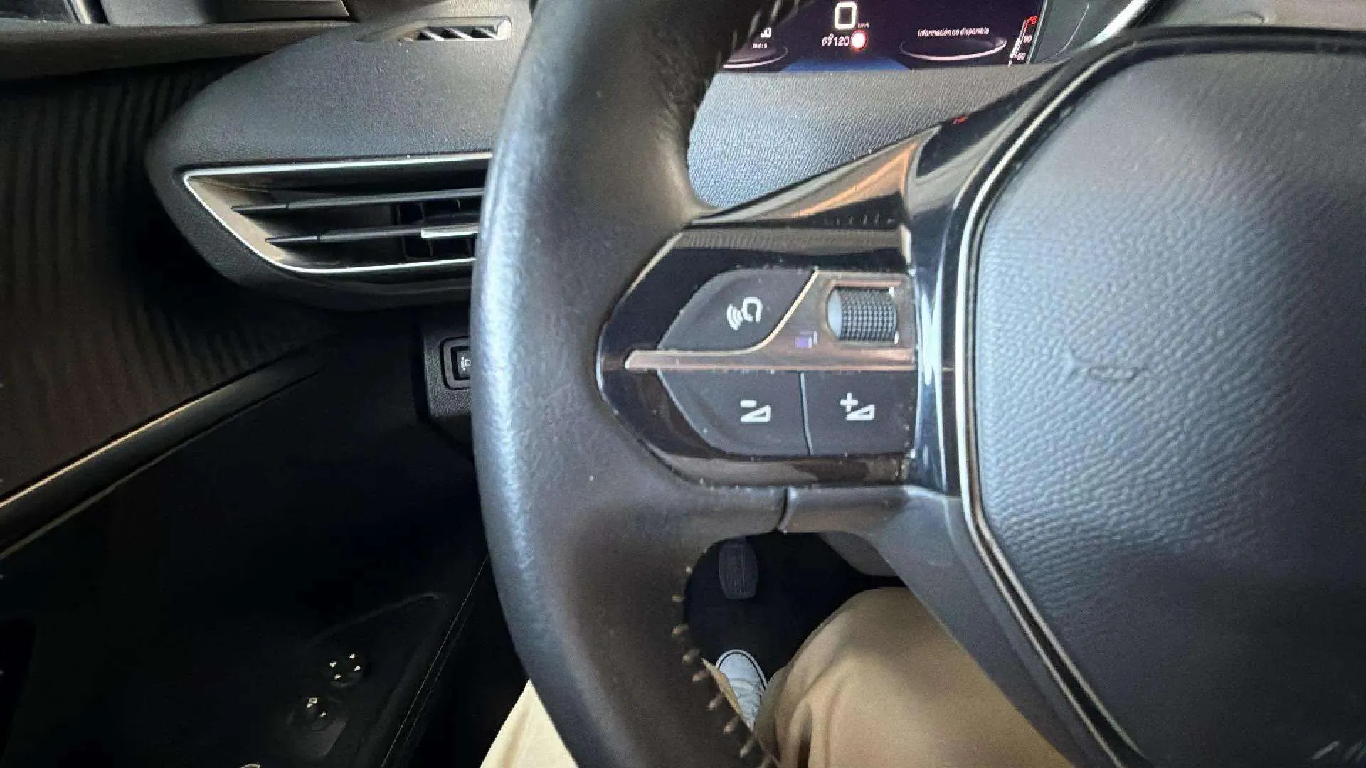 Peugeot 5008 1.2 PureTech Allure Pack - foto 25