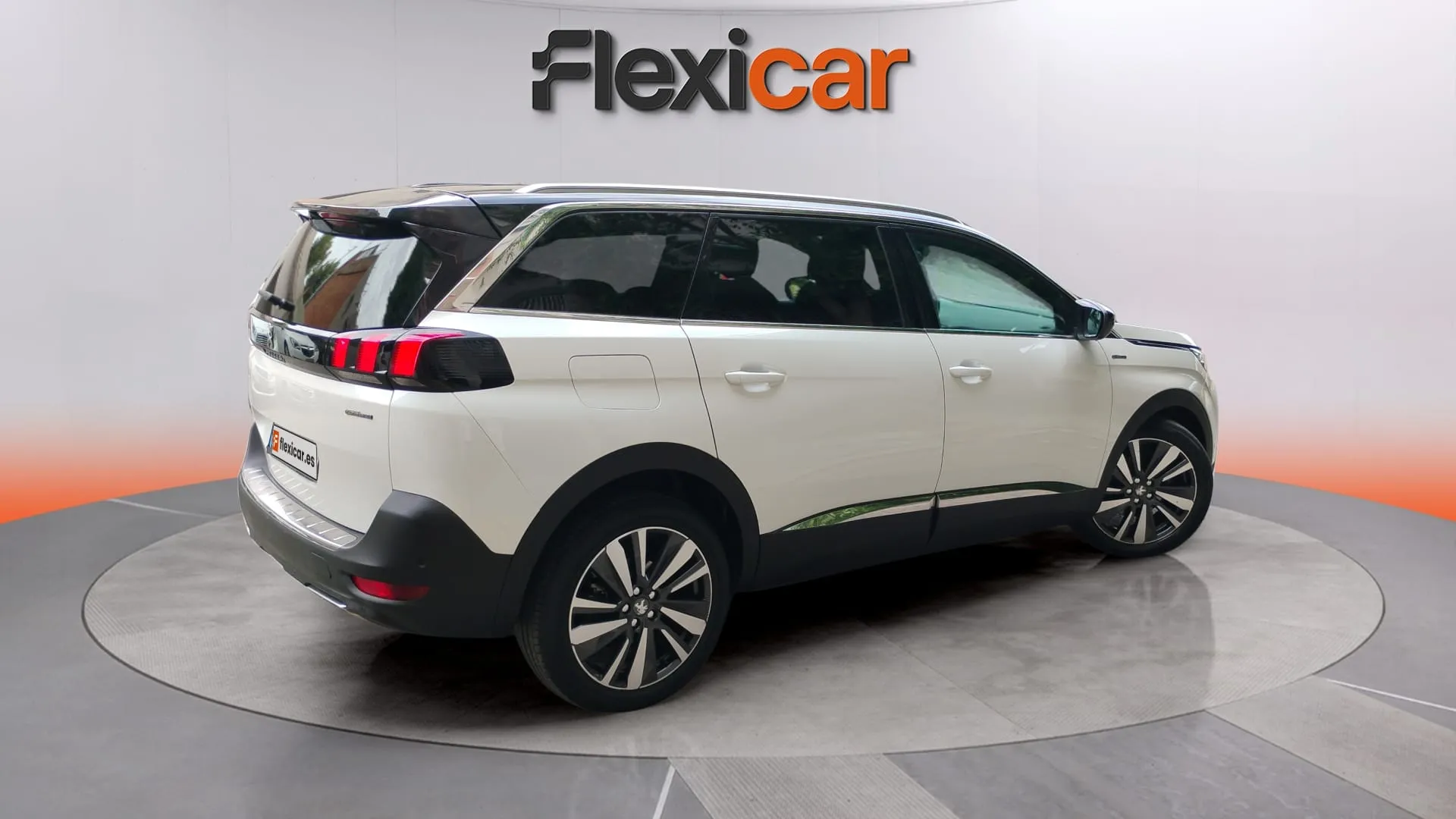 Peugeot 5008 GT-Line 1.6L THP EAT6 - foto 3
