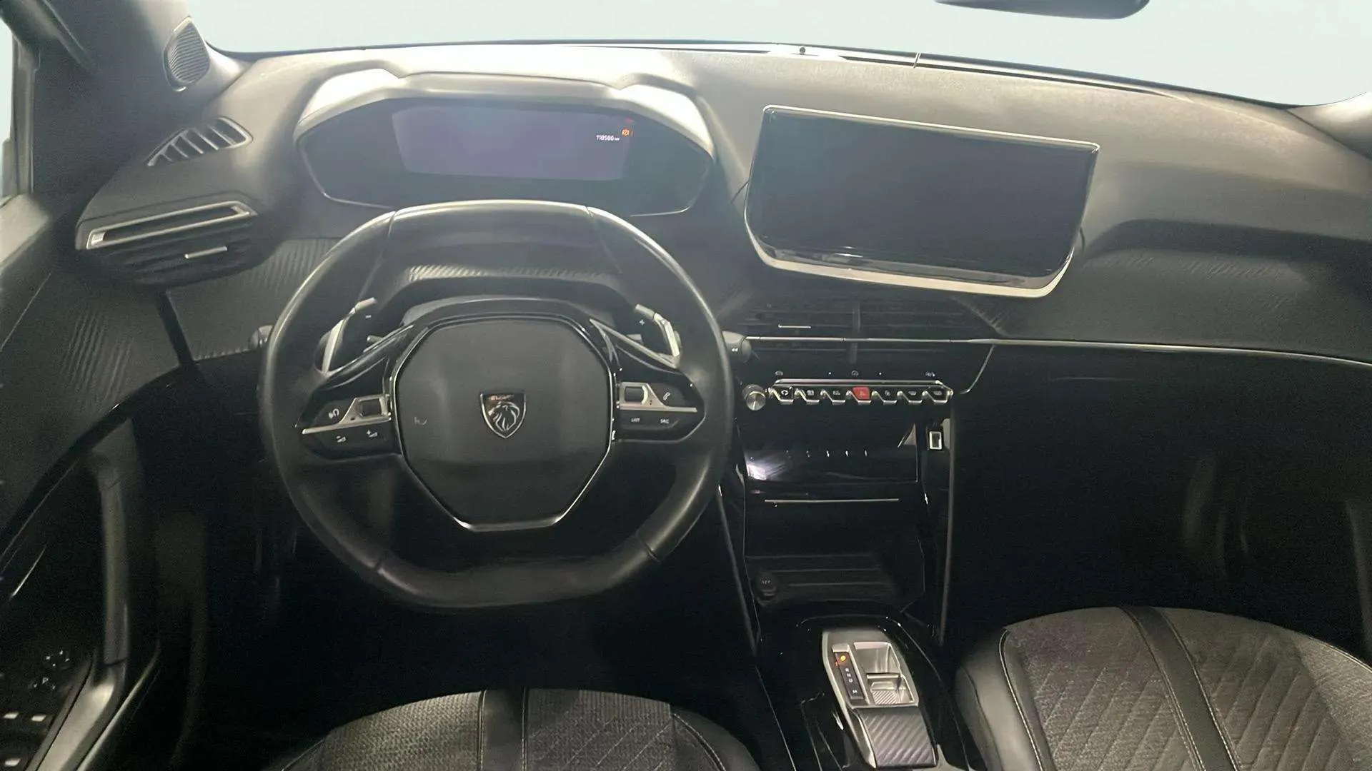 Peugeot 2008 Allure PureTech 130 EAT8 - foto 12