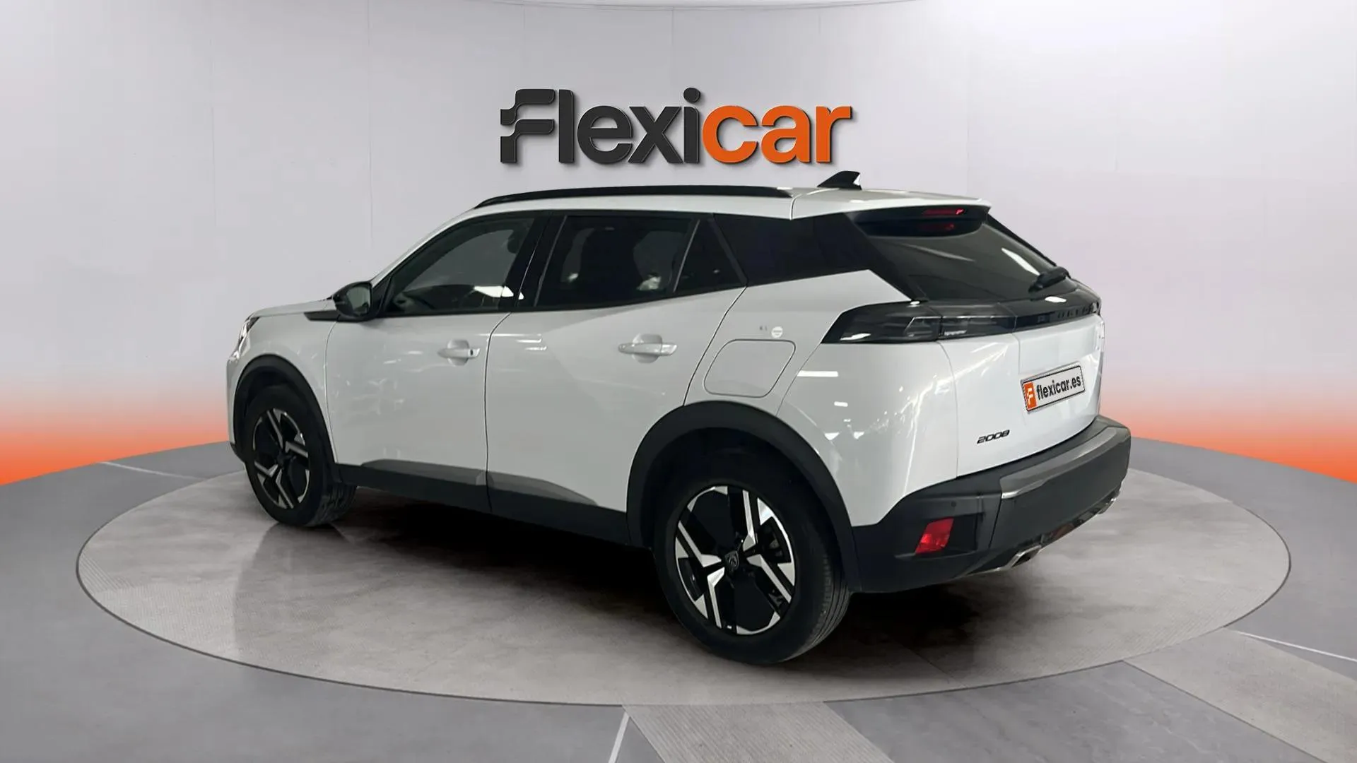Peugeot 2008 Allure PureTech 130 EAT8 - foto 6