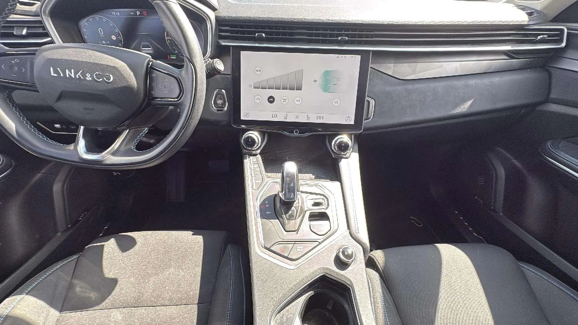 Lynk & Co 01 1.5 PHEV - foto 15